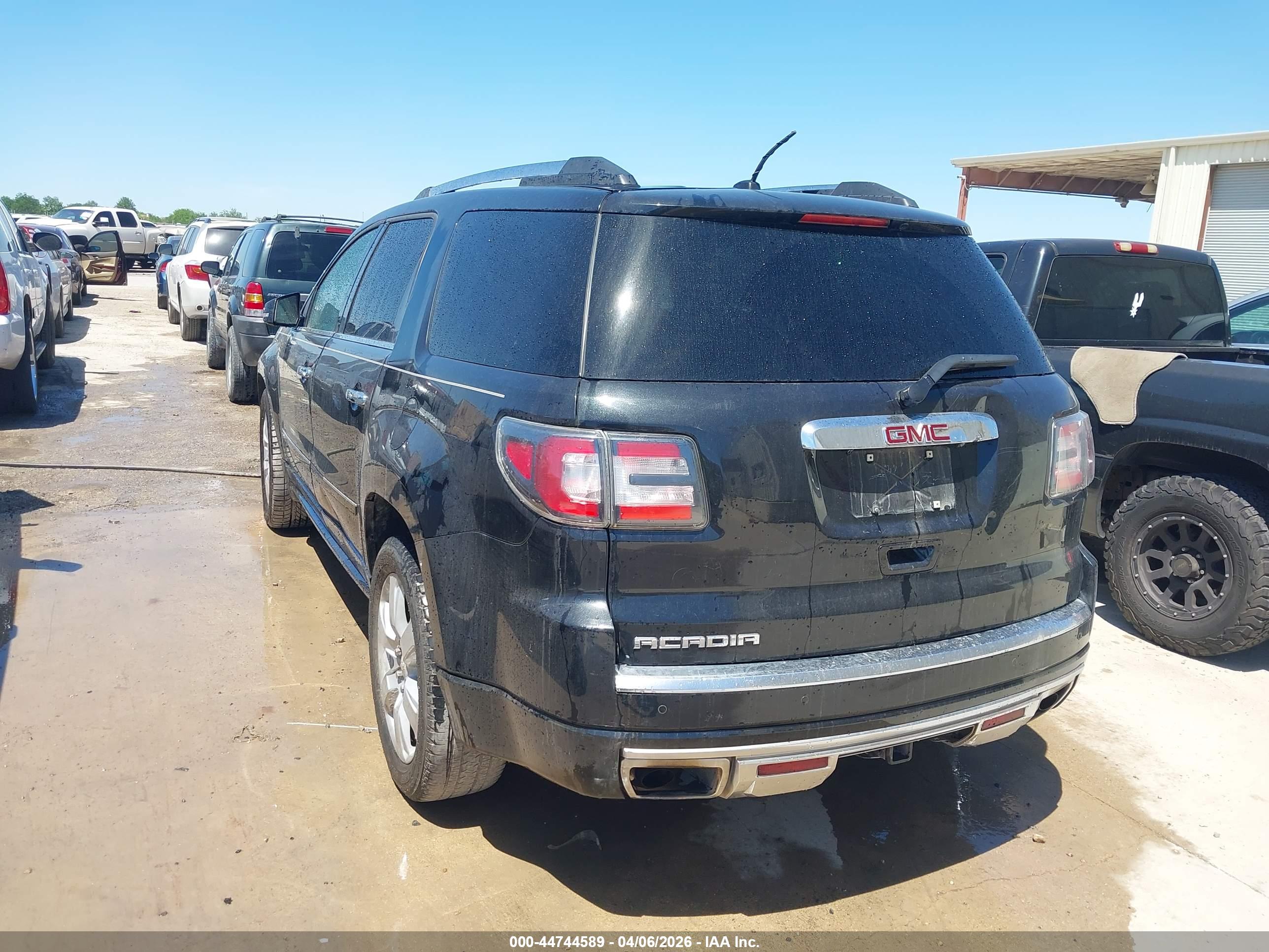 GMC ACADIA image 3