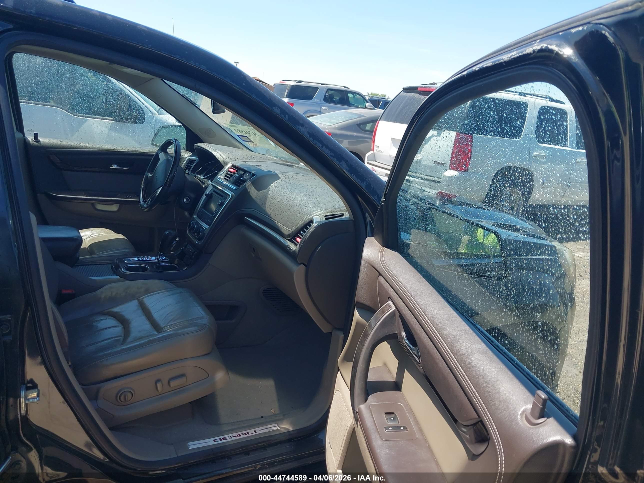 GMC ACADIA image 5