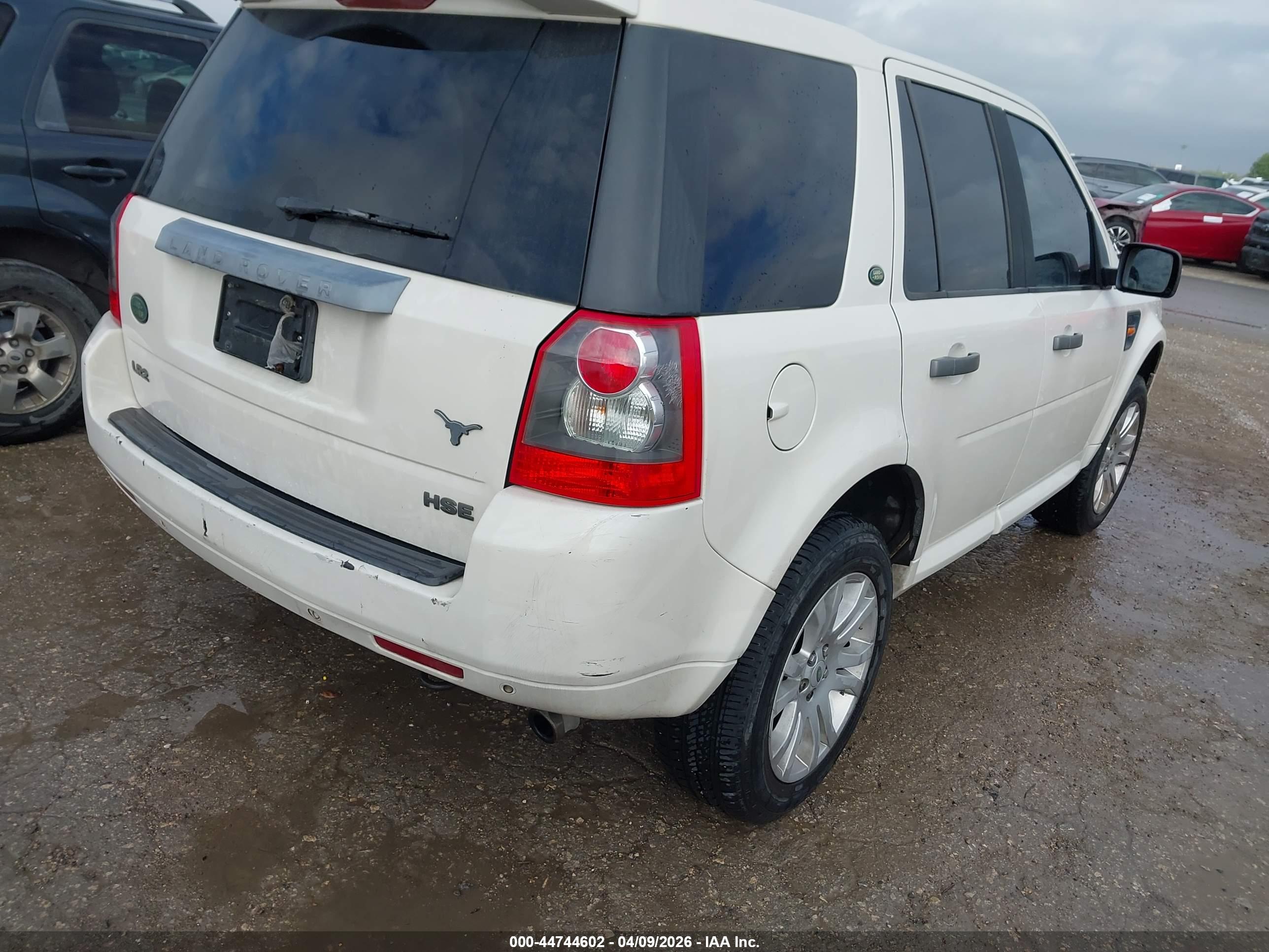 LAND ROVER image 4