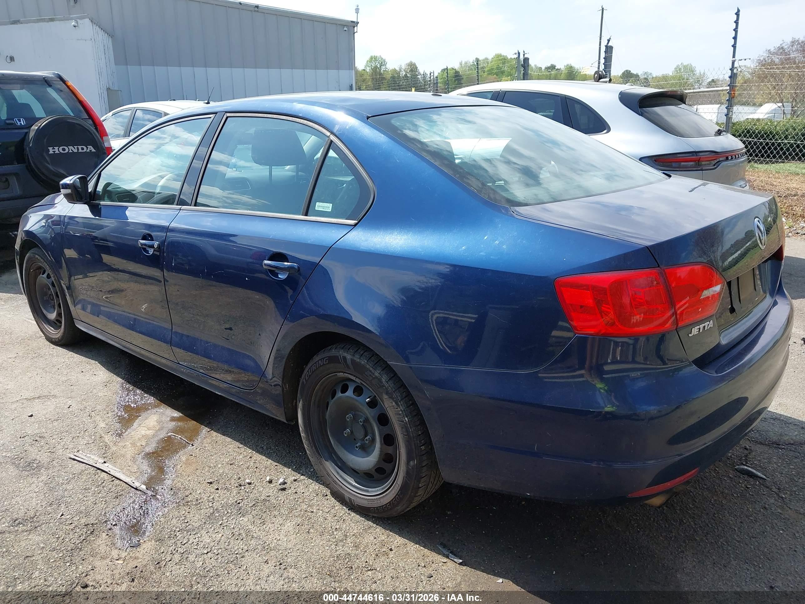 VOLKSWAGEN JETTA image 3
