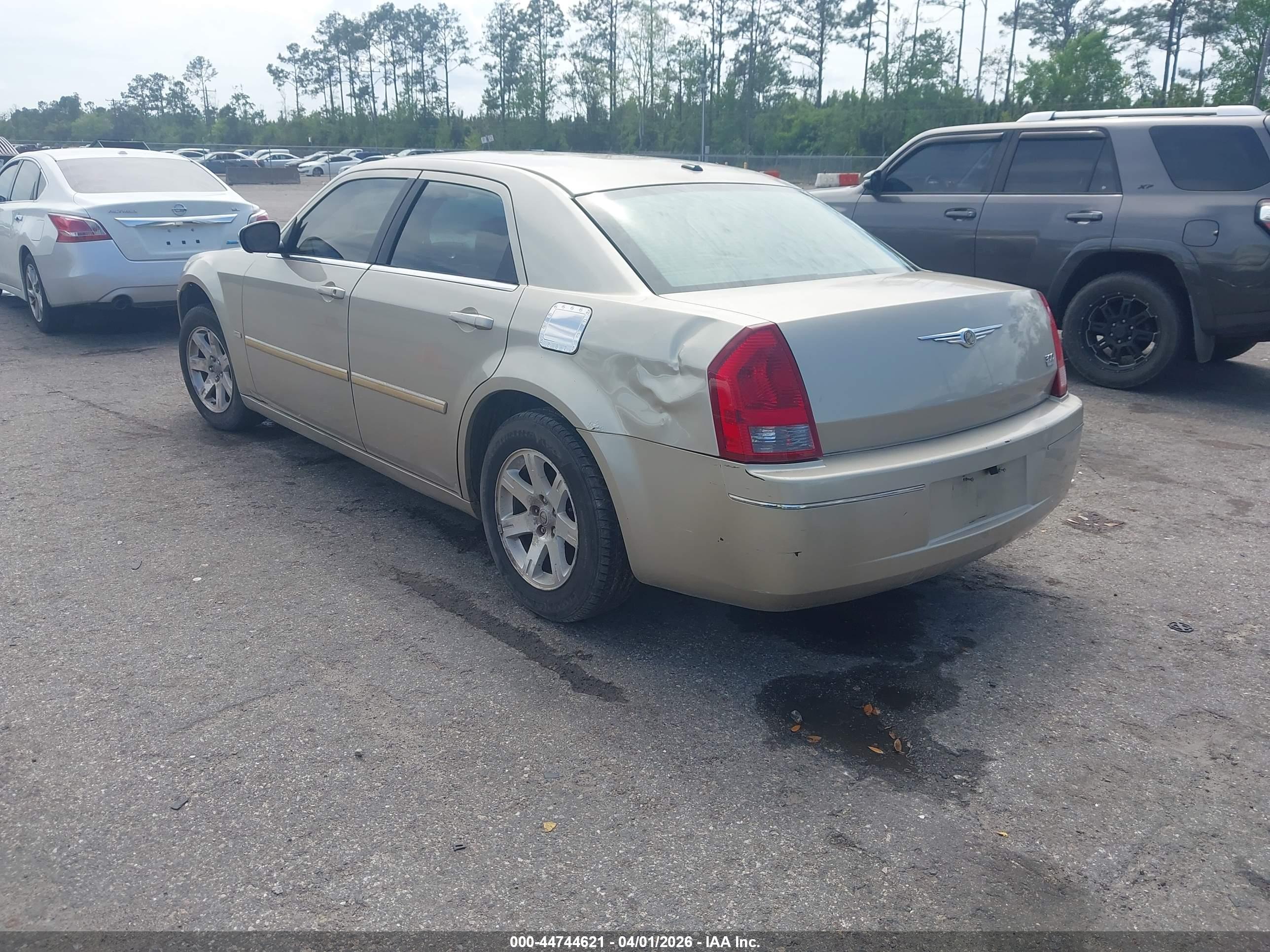 CHRYSLER 300 image 3