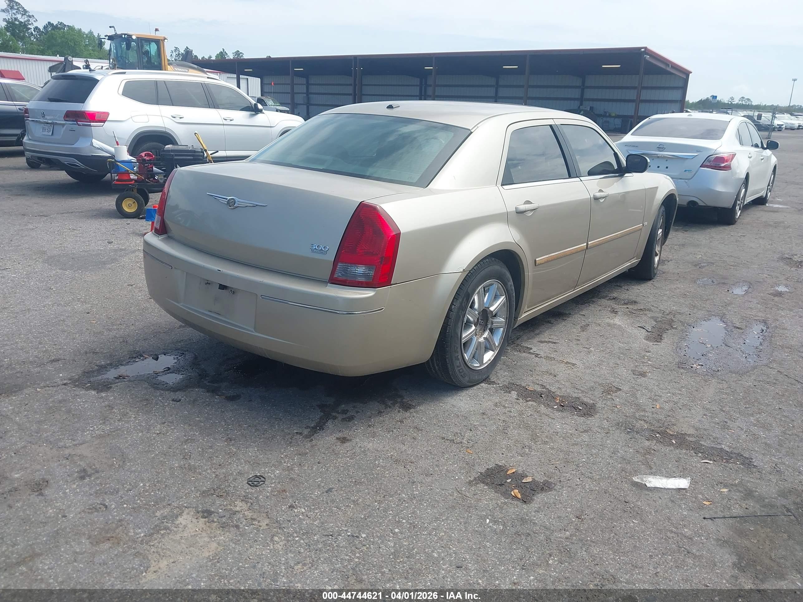 CHRYSLER 300 image 4