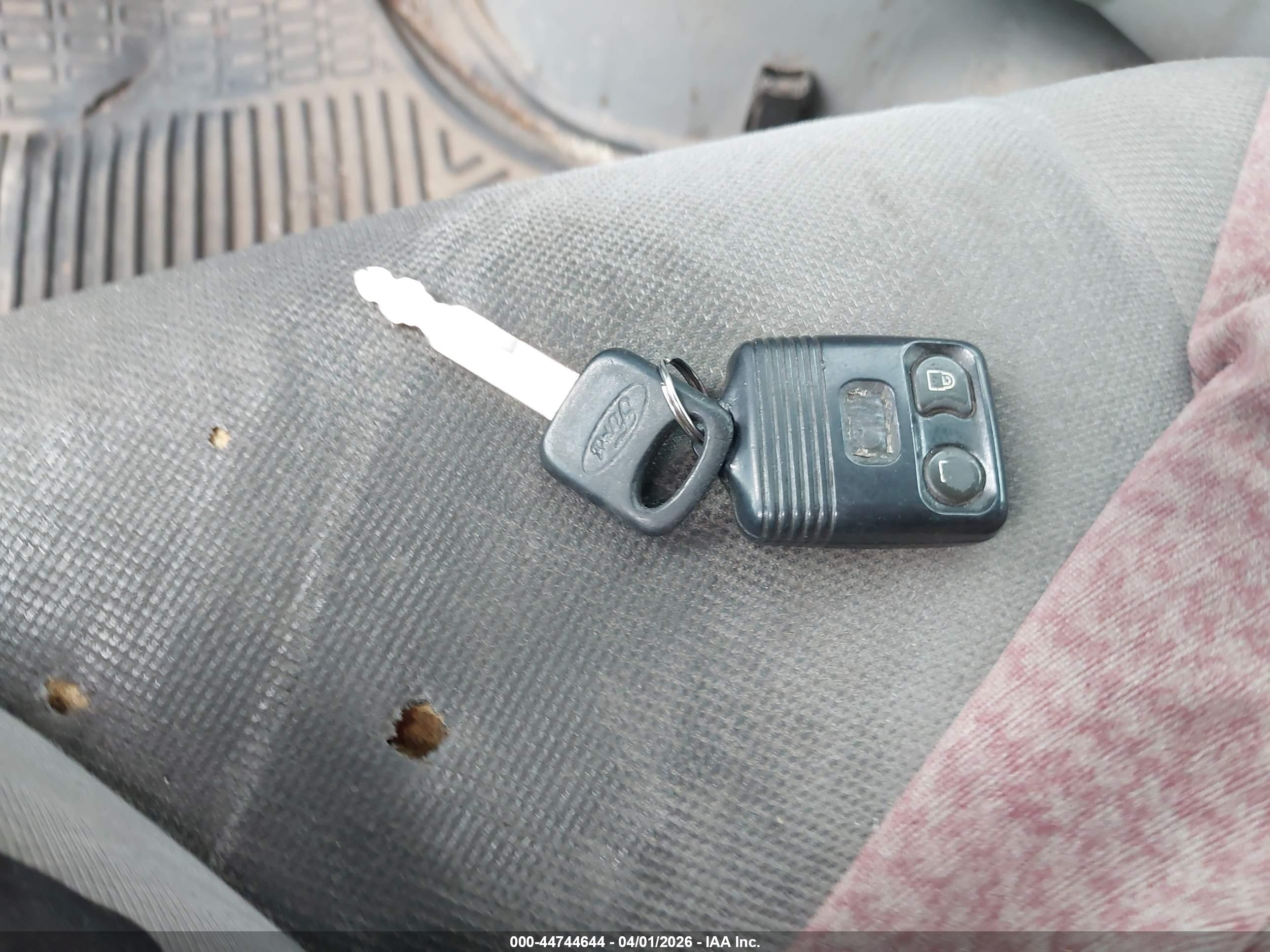 FORD E-250 image 11