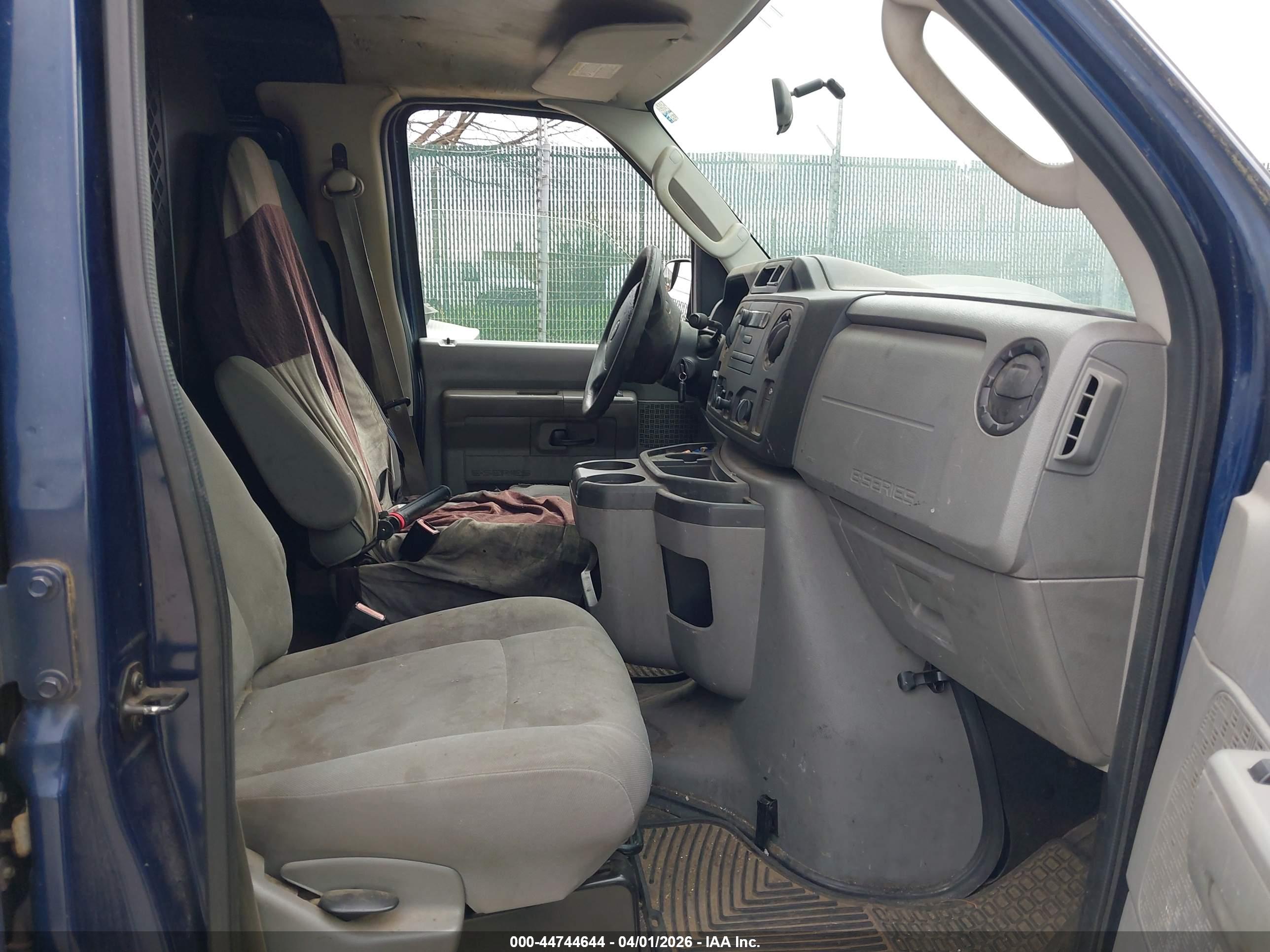 FORD E-250 image 5