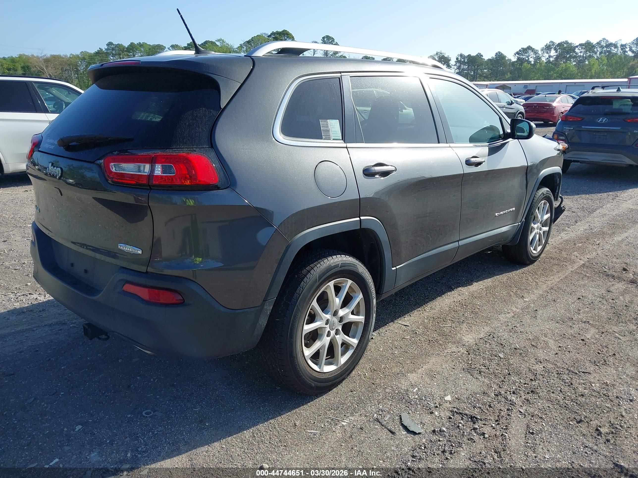 JEEP CHEROKEE image 4
