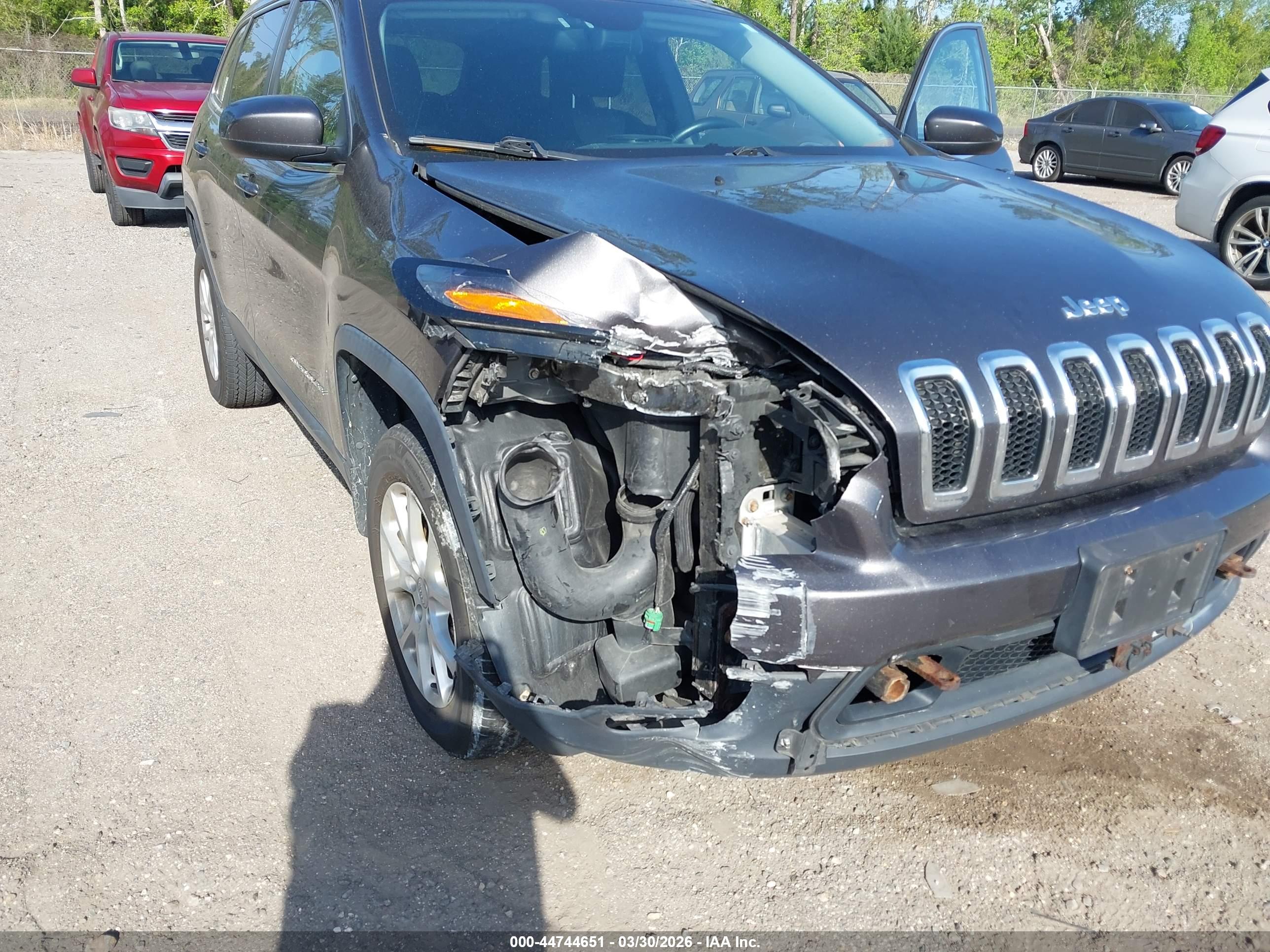 JEEP CHEROKEE image 6