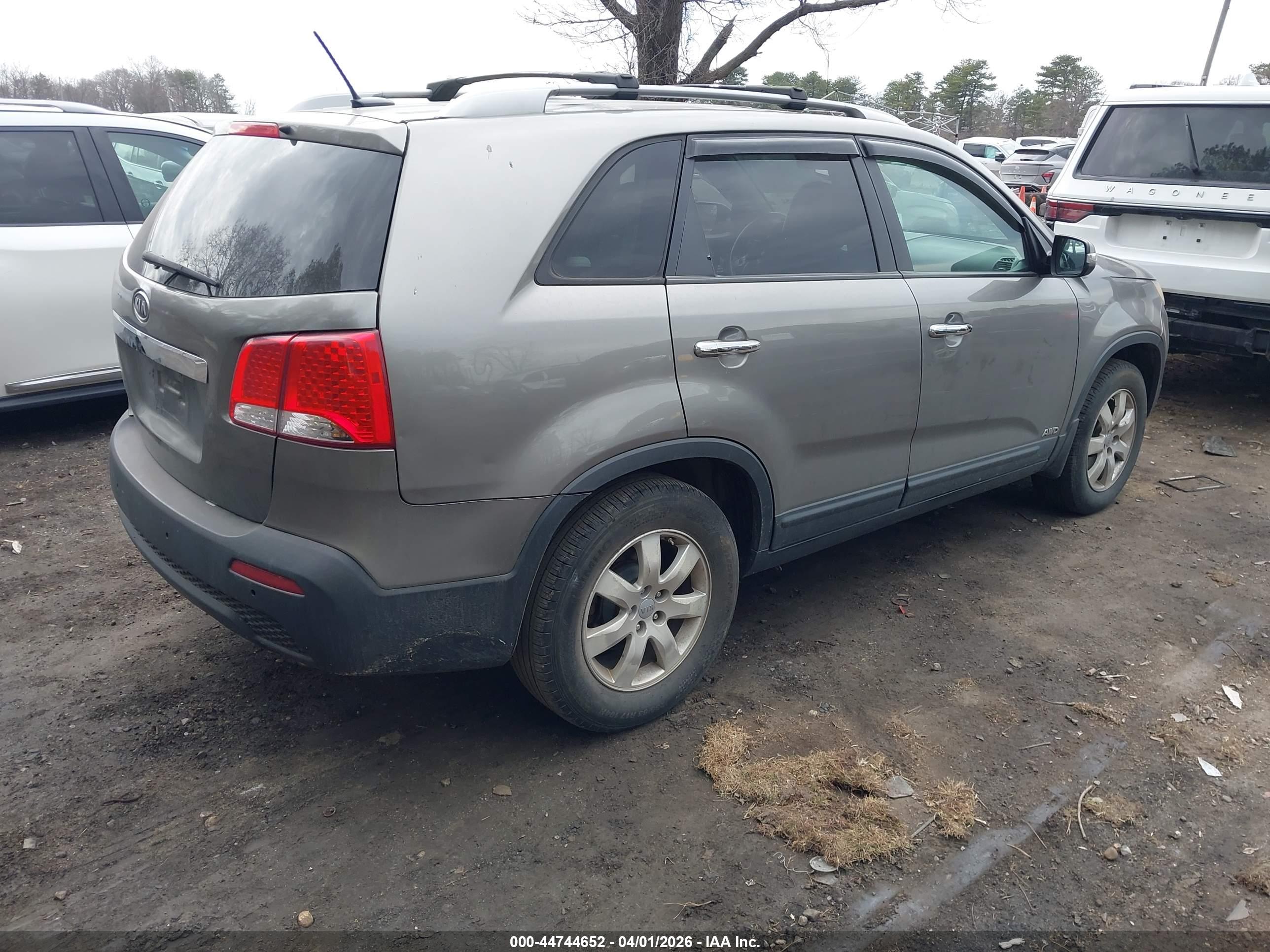 KIA SORENTO image 4
