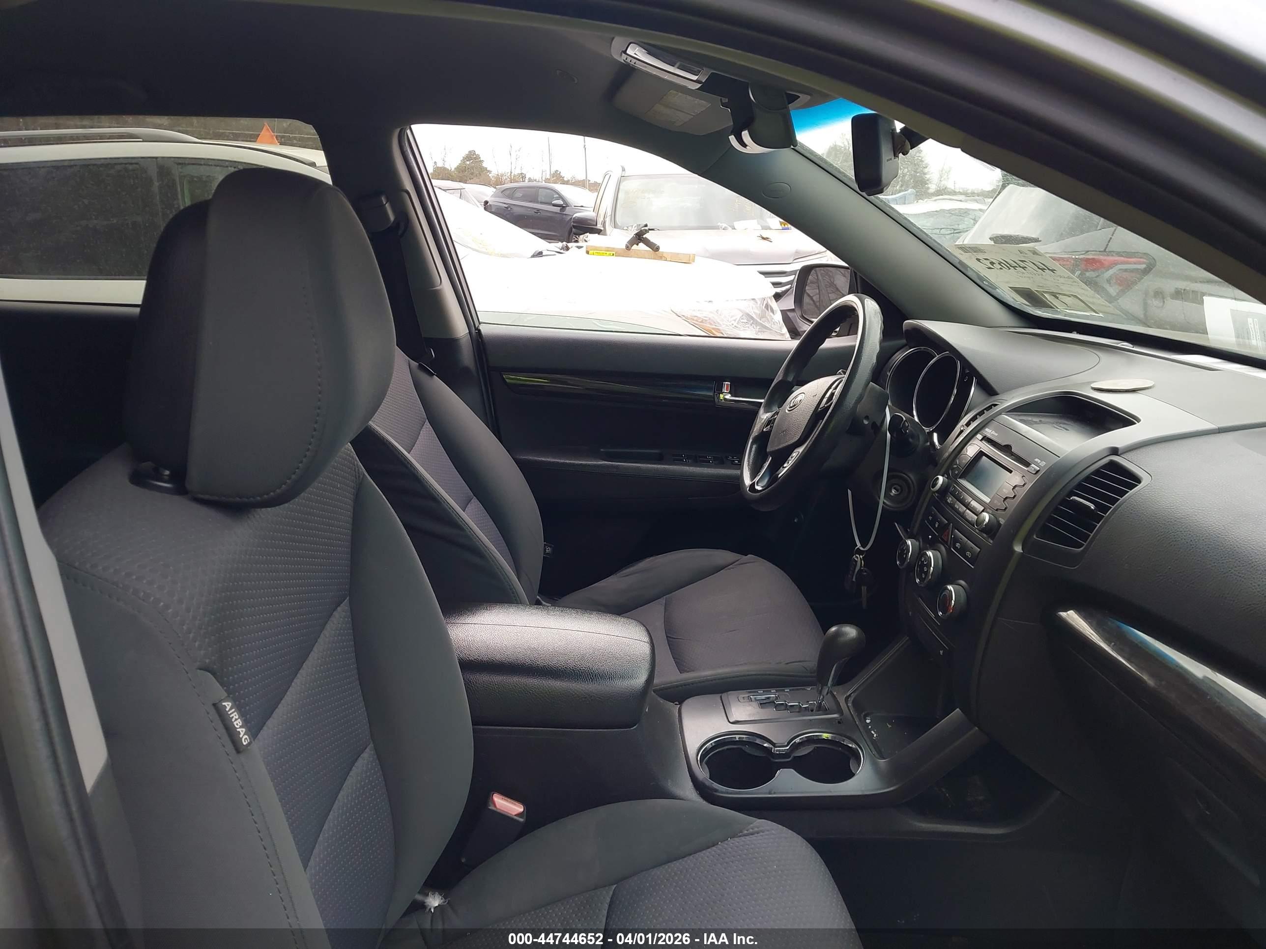 KIA SORENTO image 5