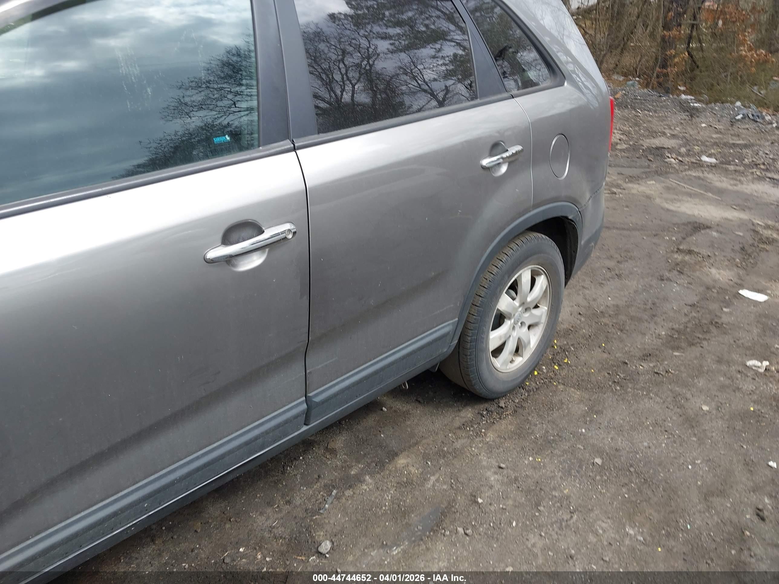 KIA SORENTO image 6