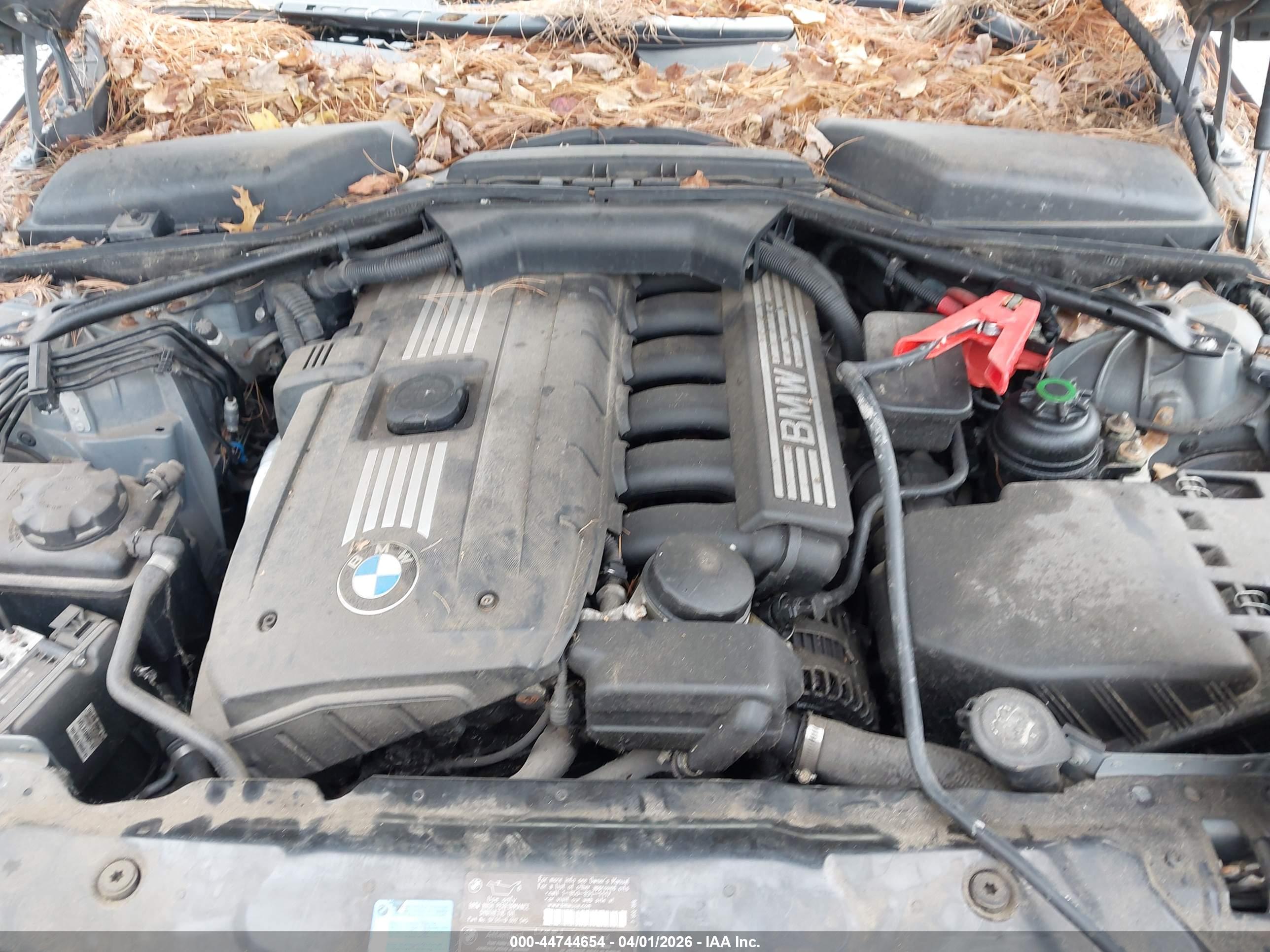 BMW 528XI image 10