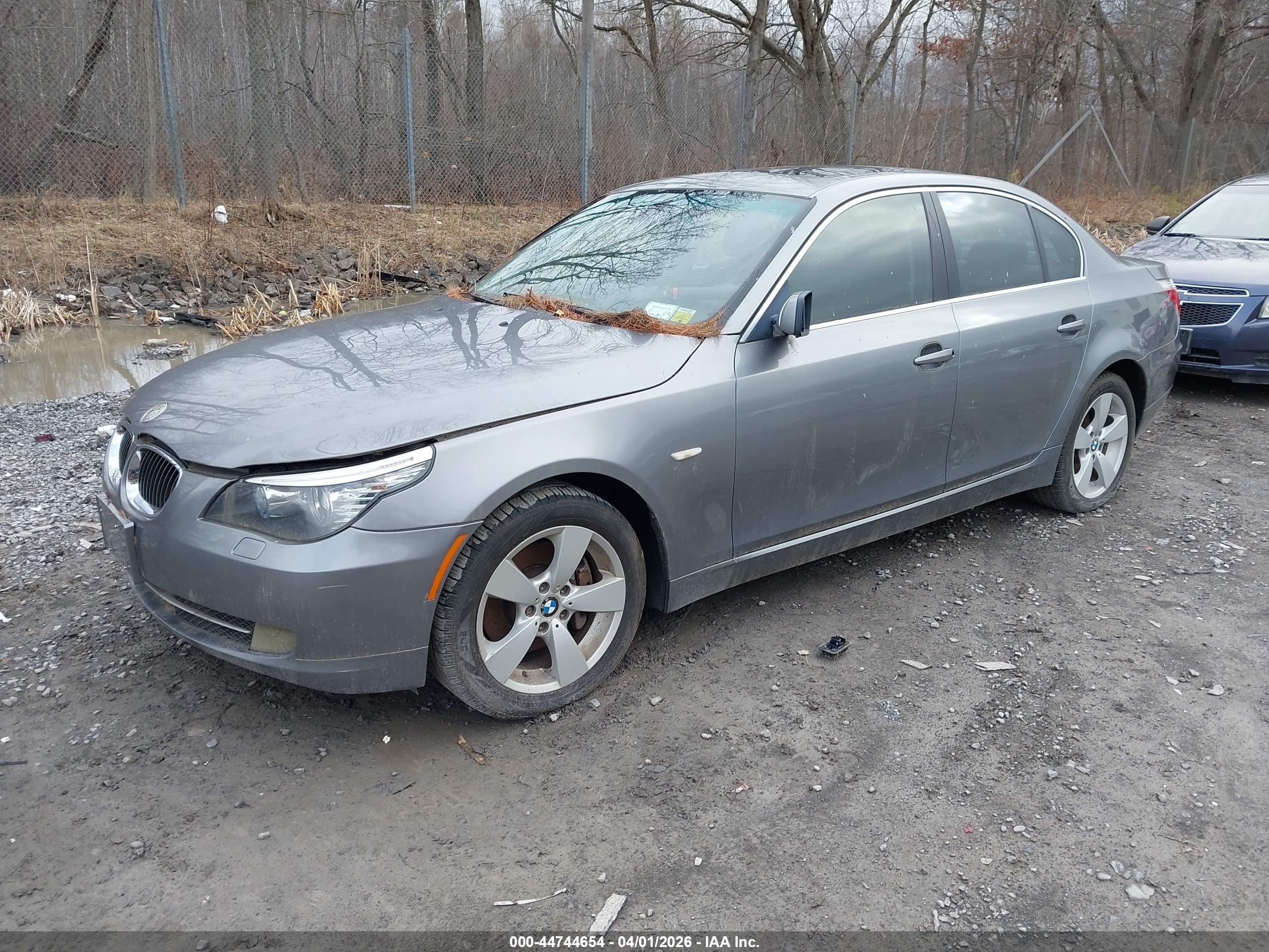 BMW 528XI image 2