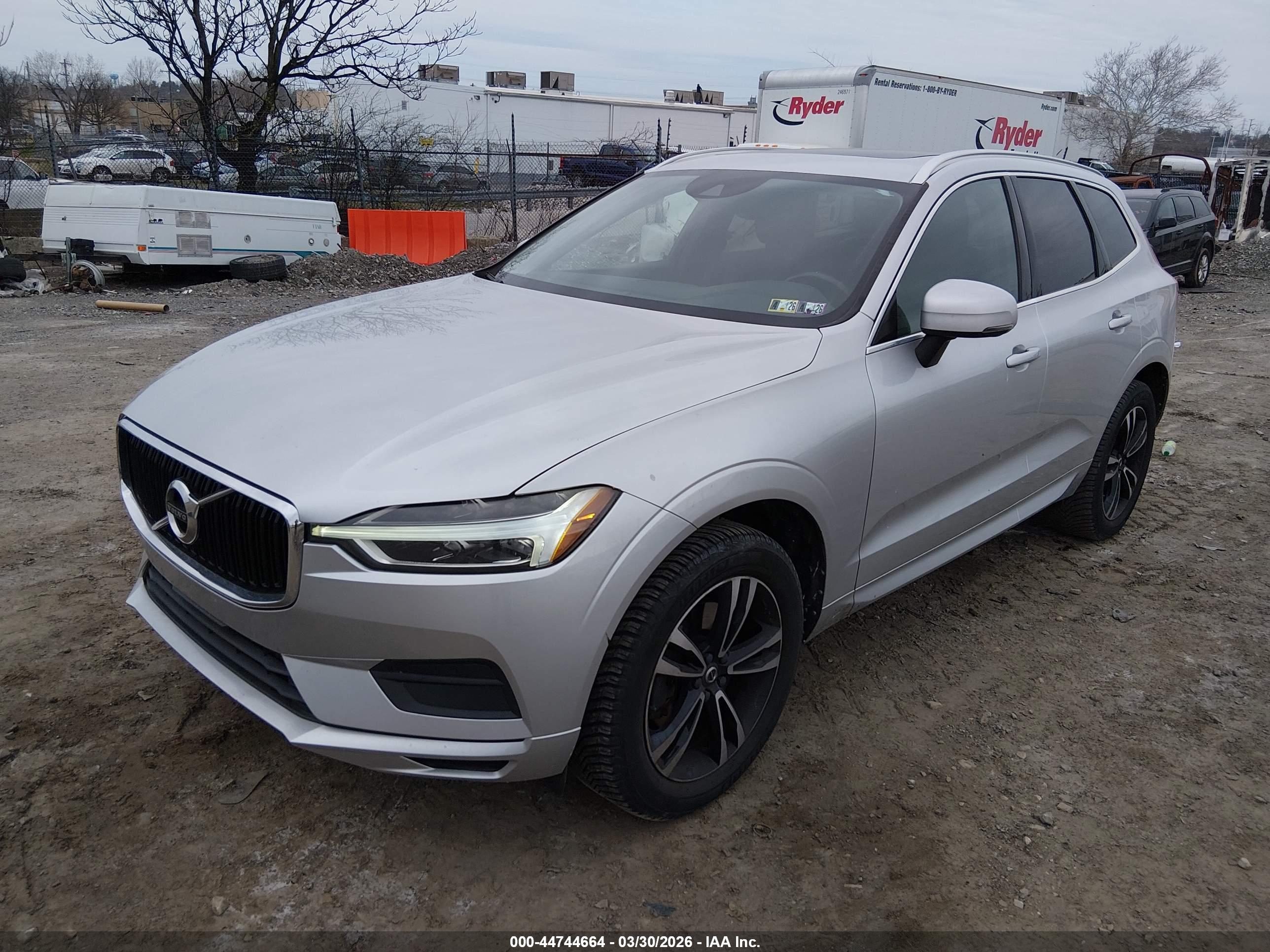 VOLVO XC60 image 2