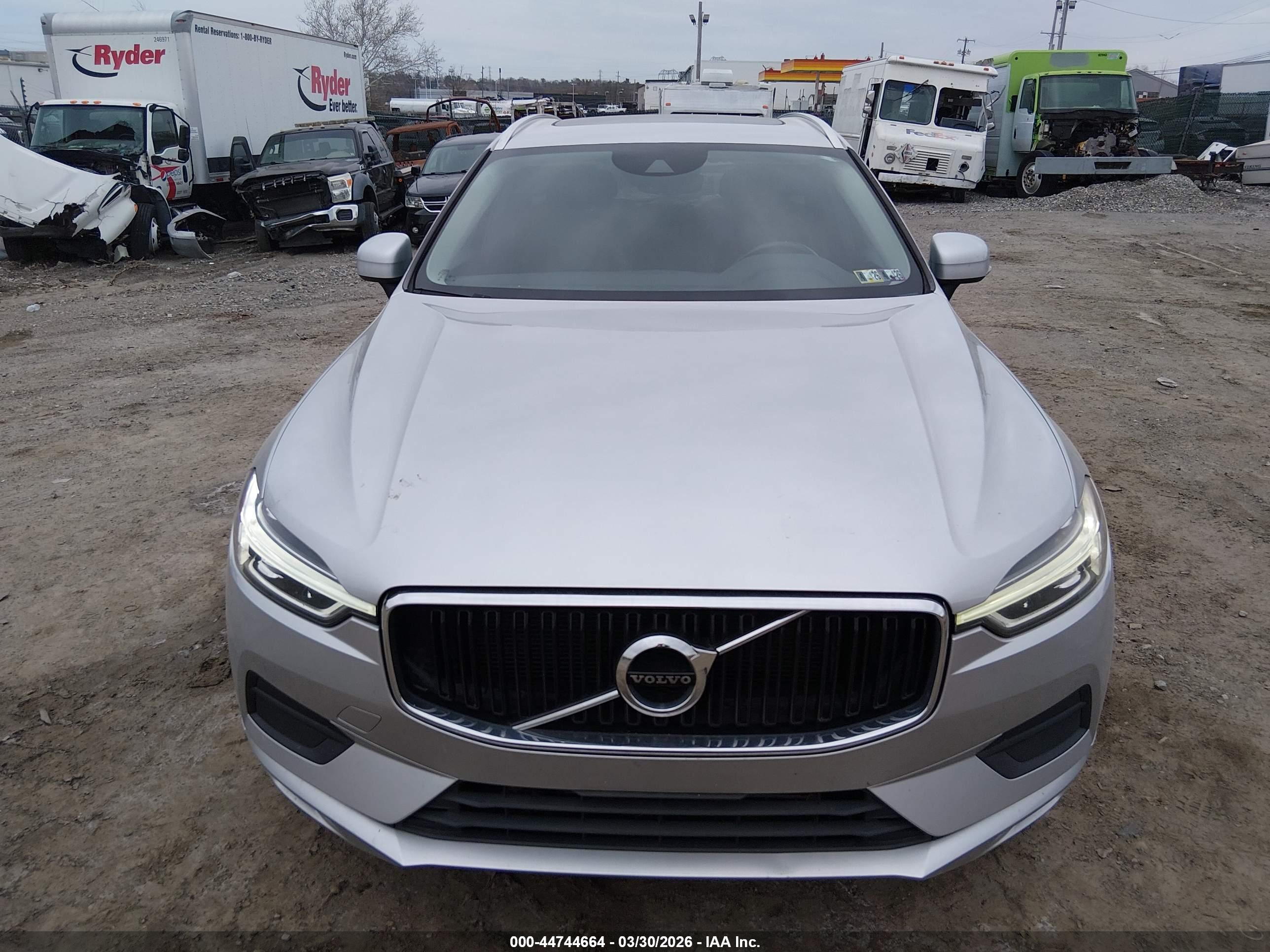 VOLVO XC60 image 6