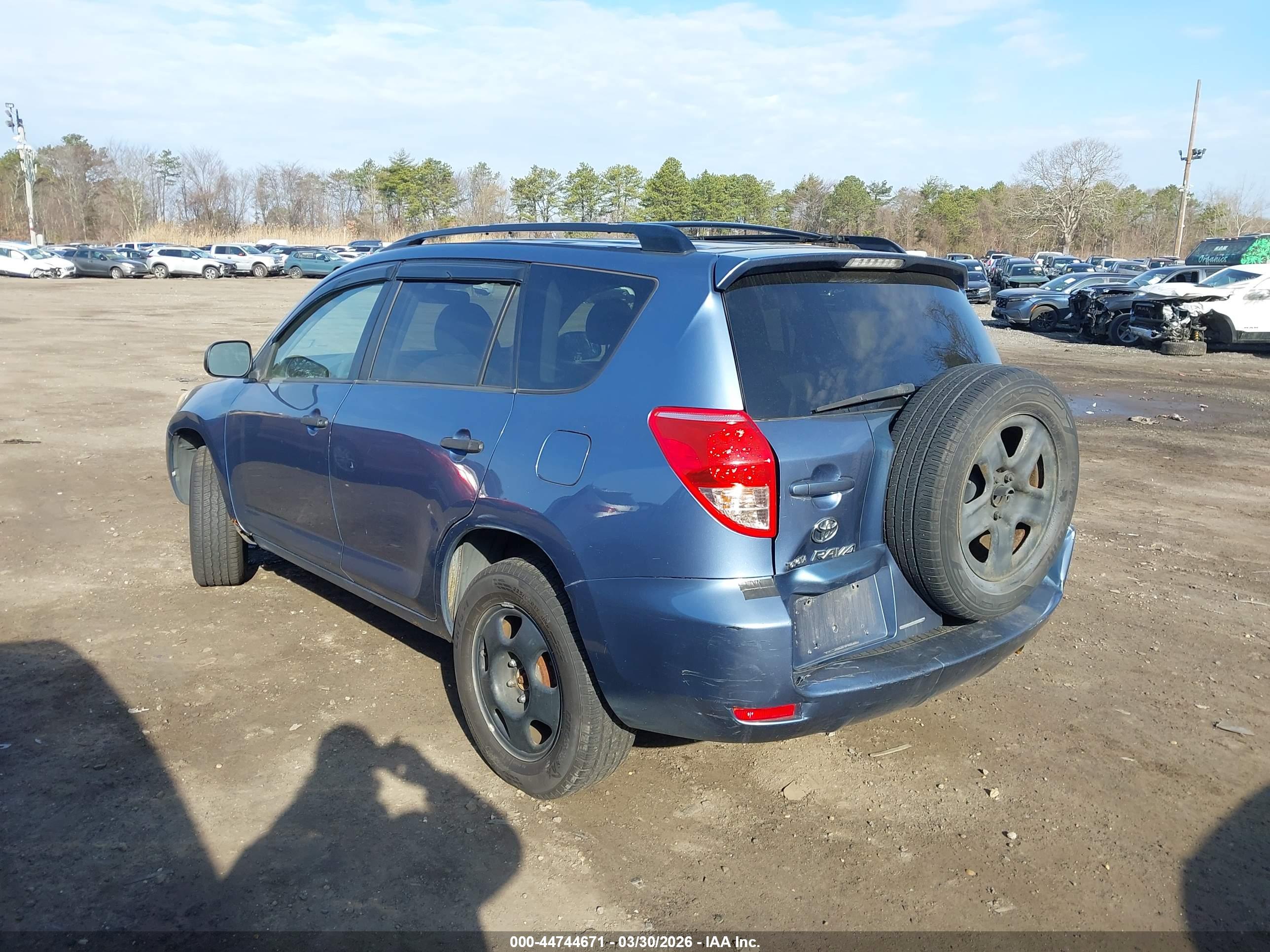TOYOTA RAV4 image 3