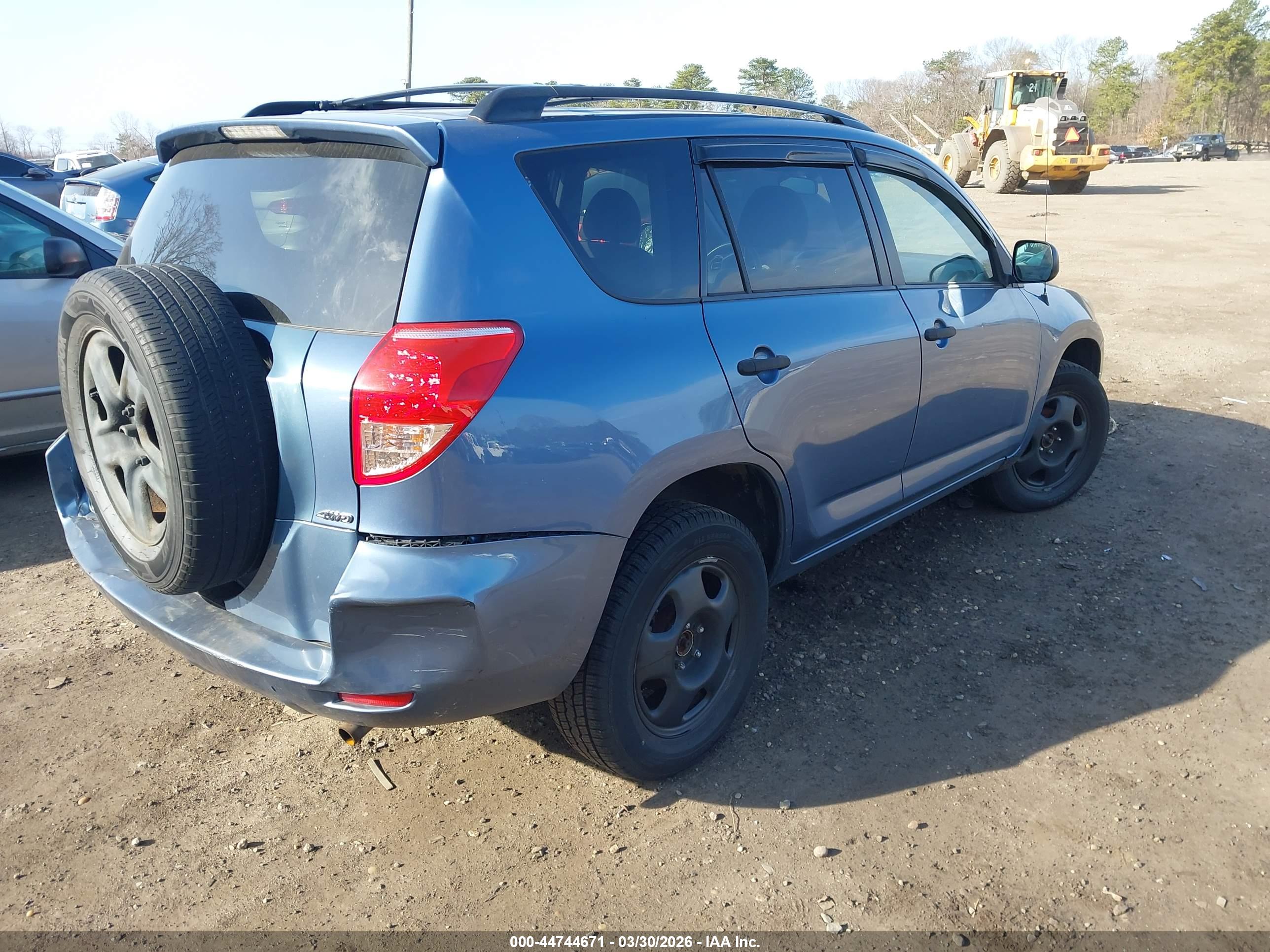 TOYOTA RAV4 image 4