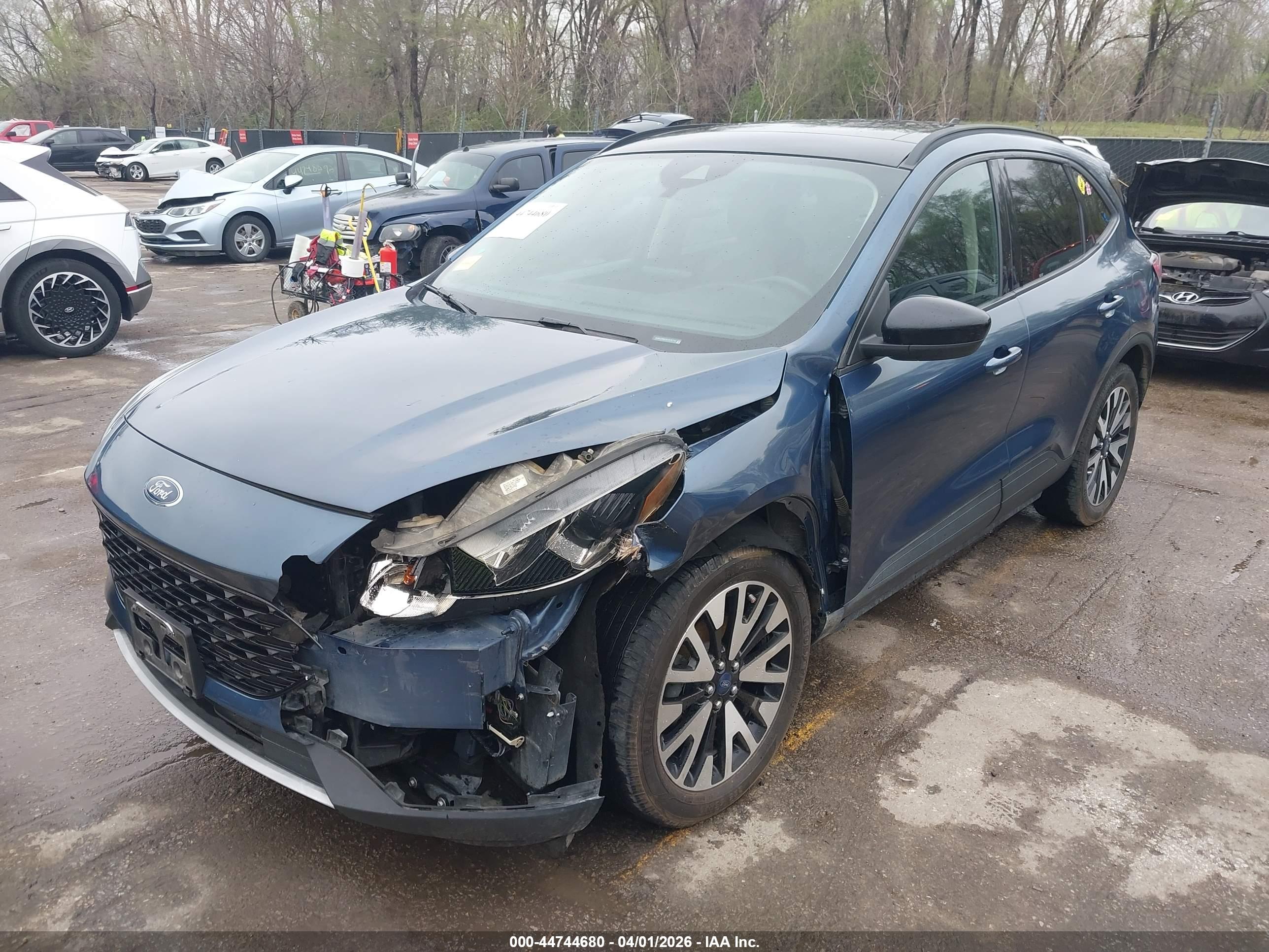 FORD ESCAPE image 2