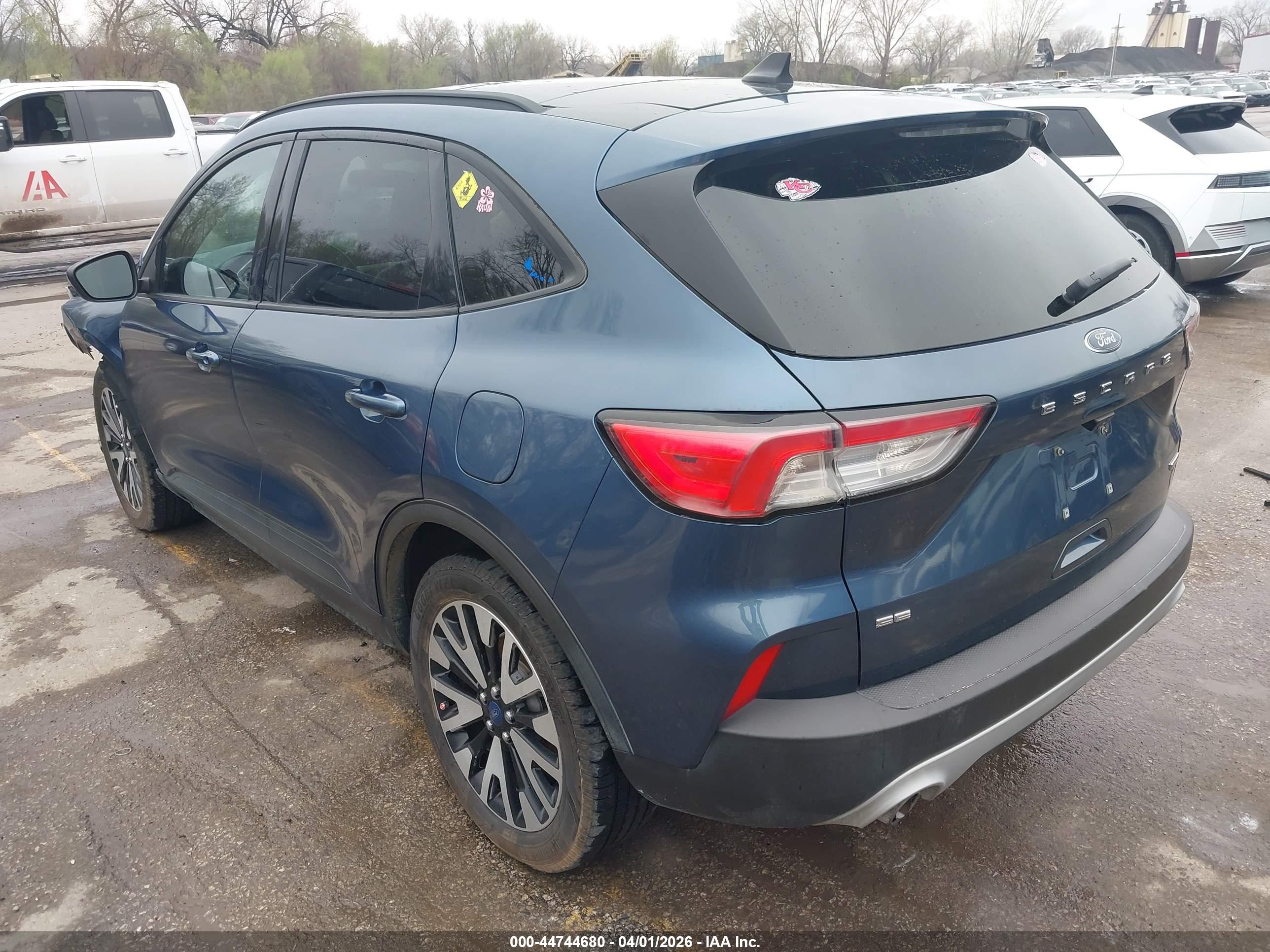 FORD ESCAPE image 3