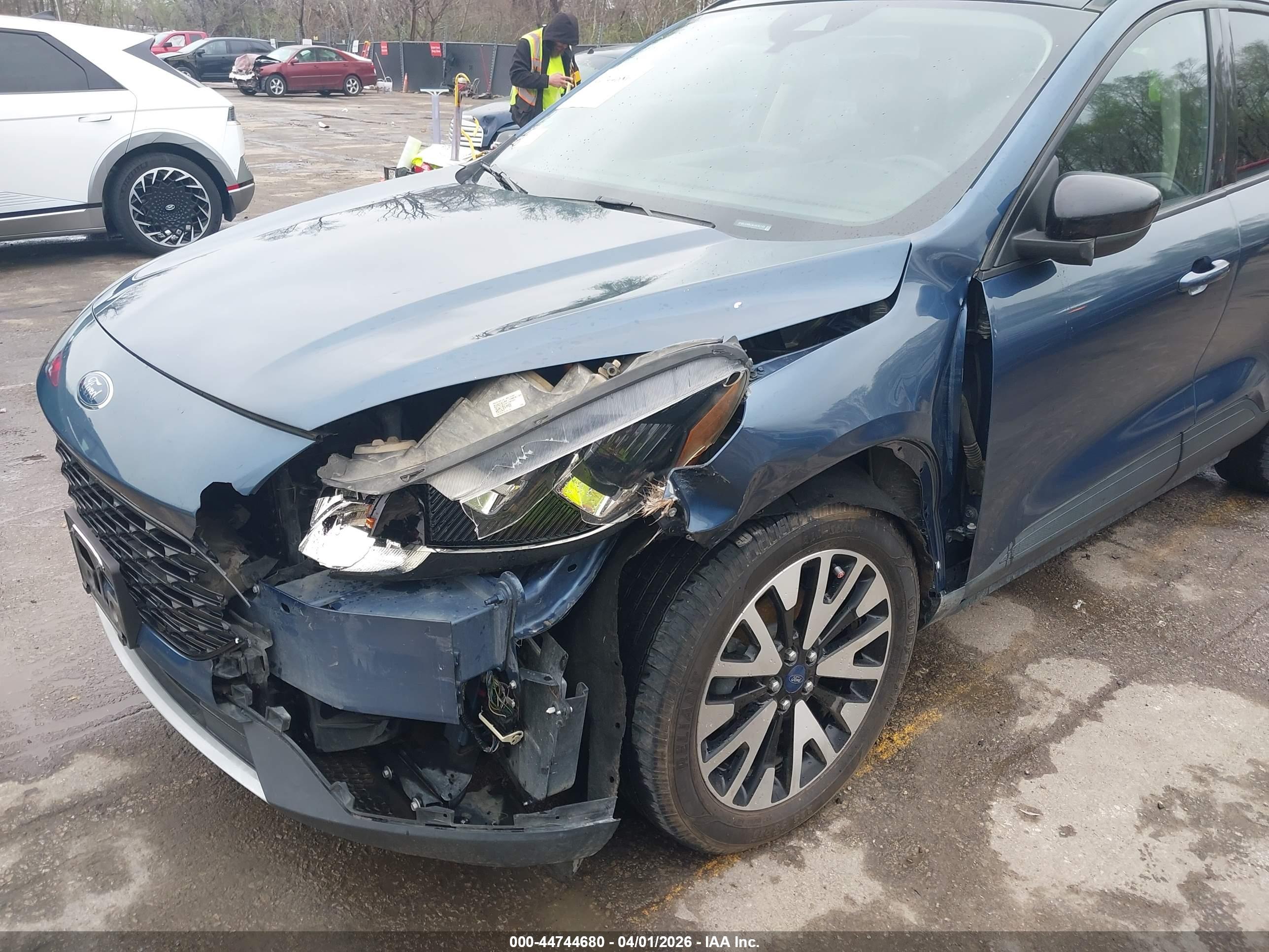 FORD ESCAPE image 6