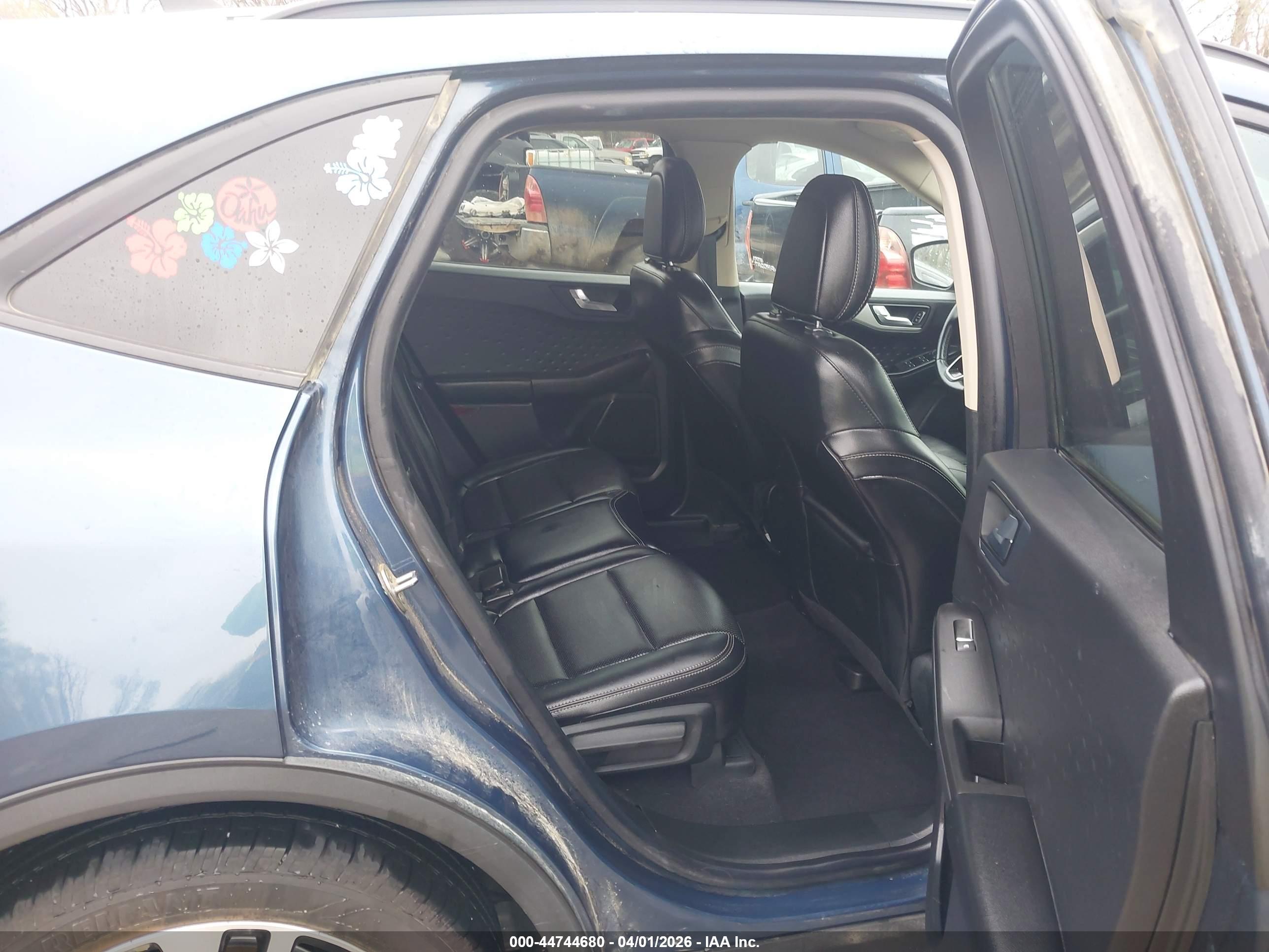 FORD ESCAPE image 8