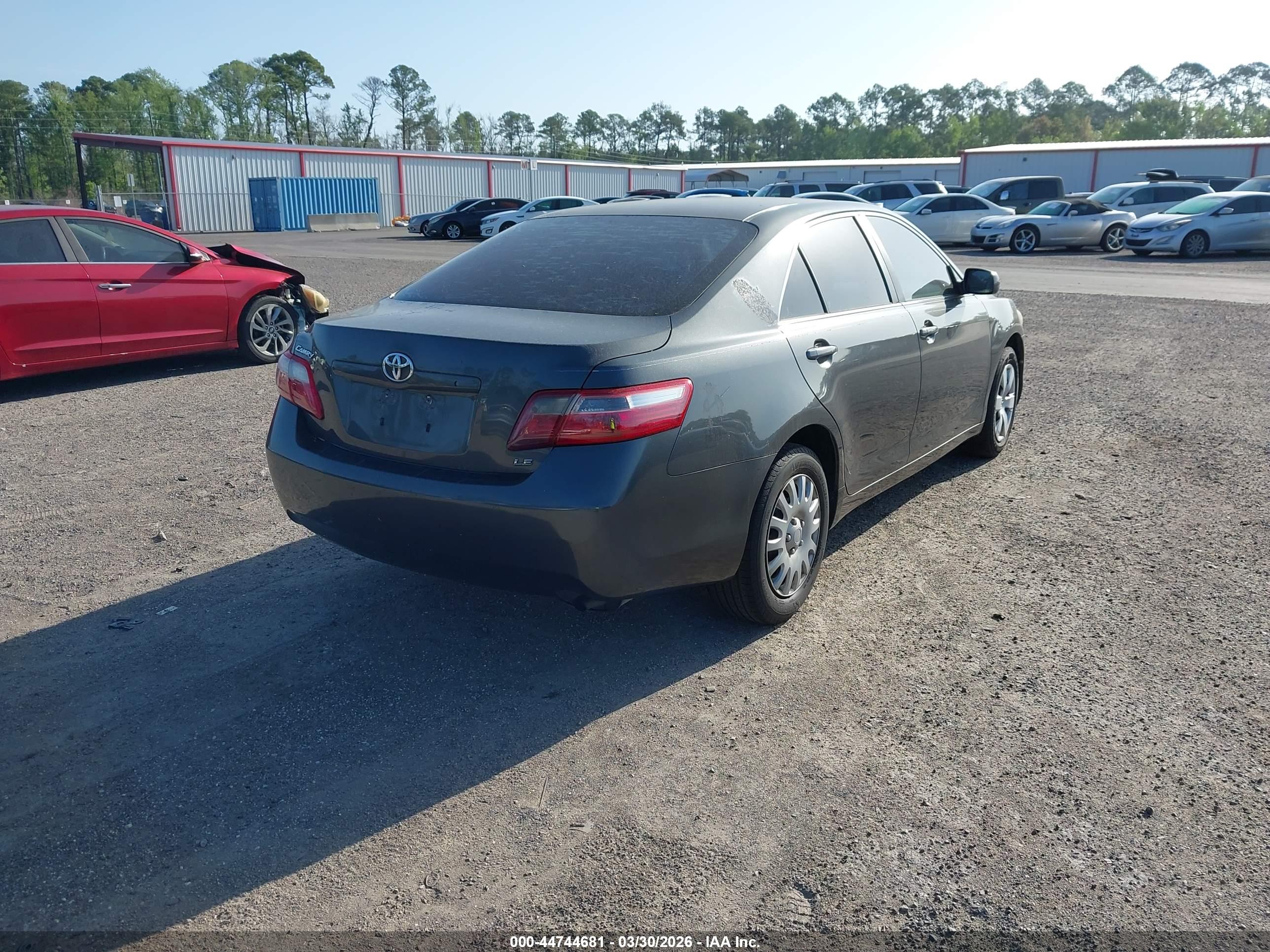 TOYOTA CAMRY image 4