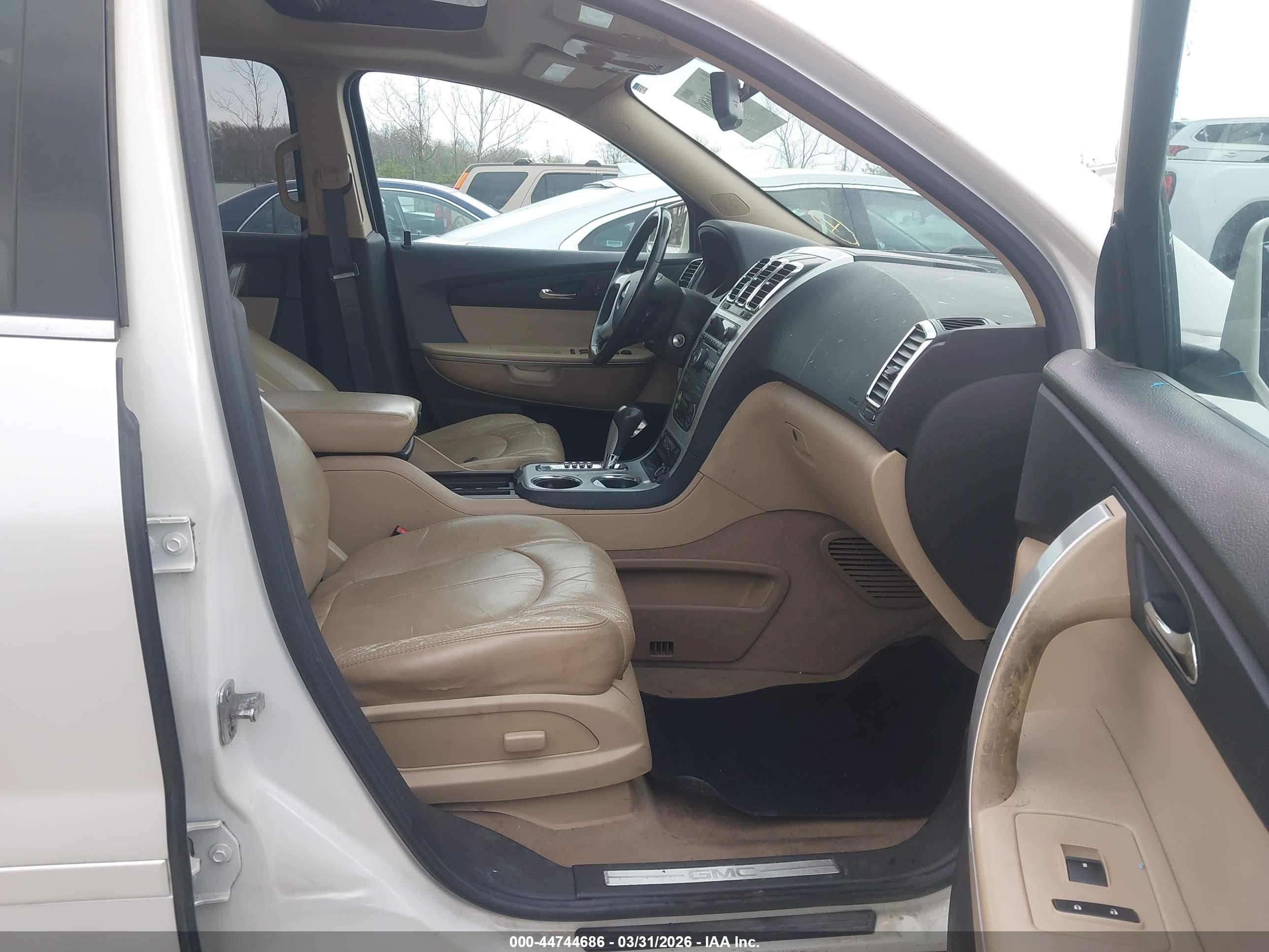 GMC ACADIA image 5