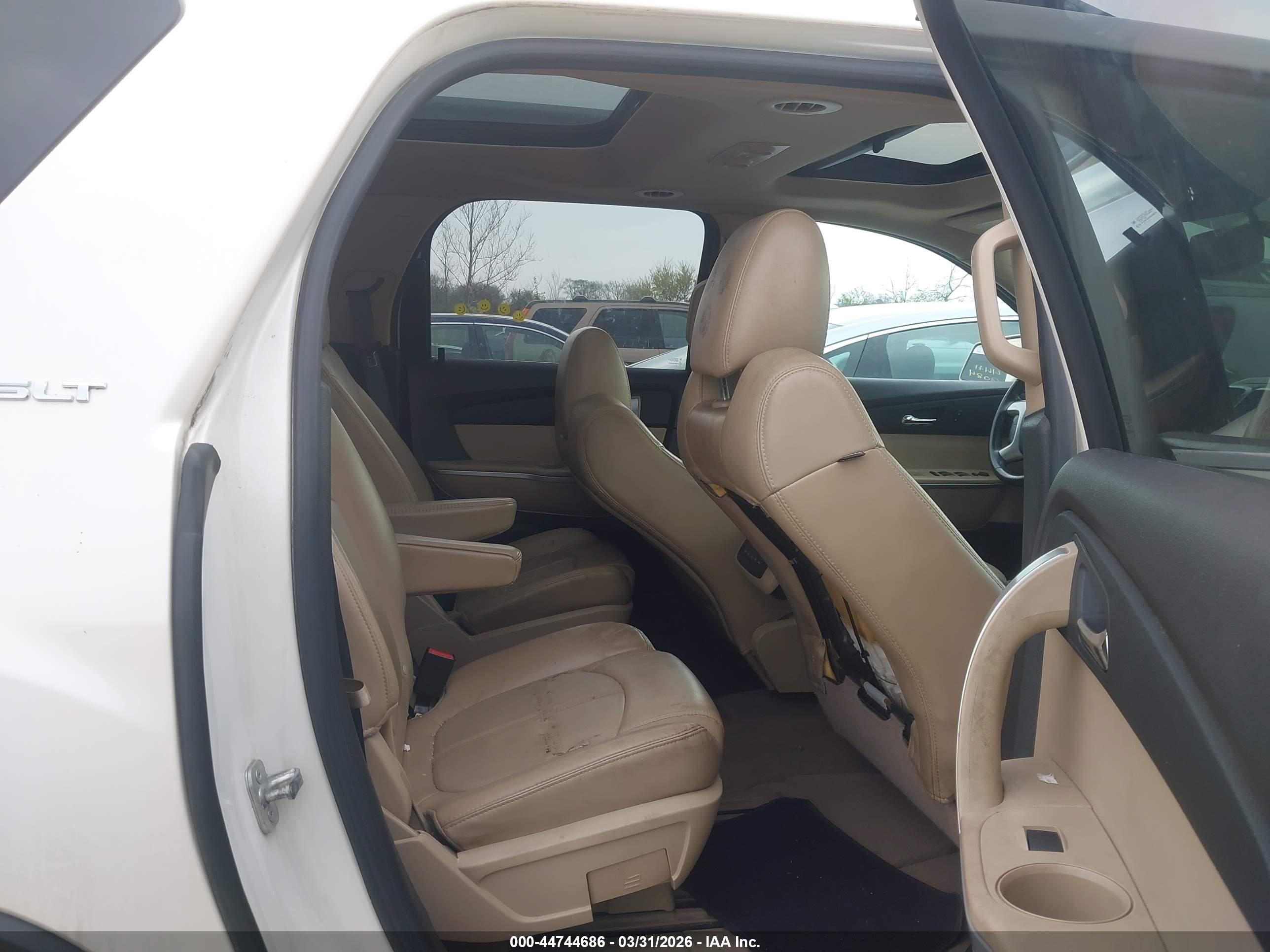 GMC ACADIA image 8