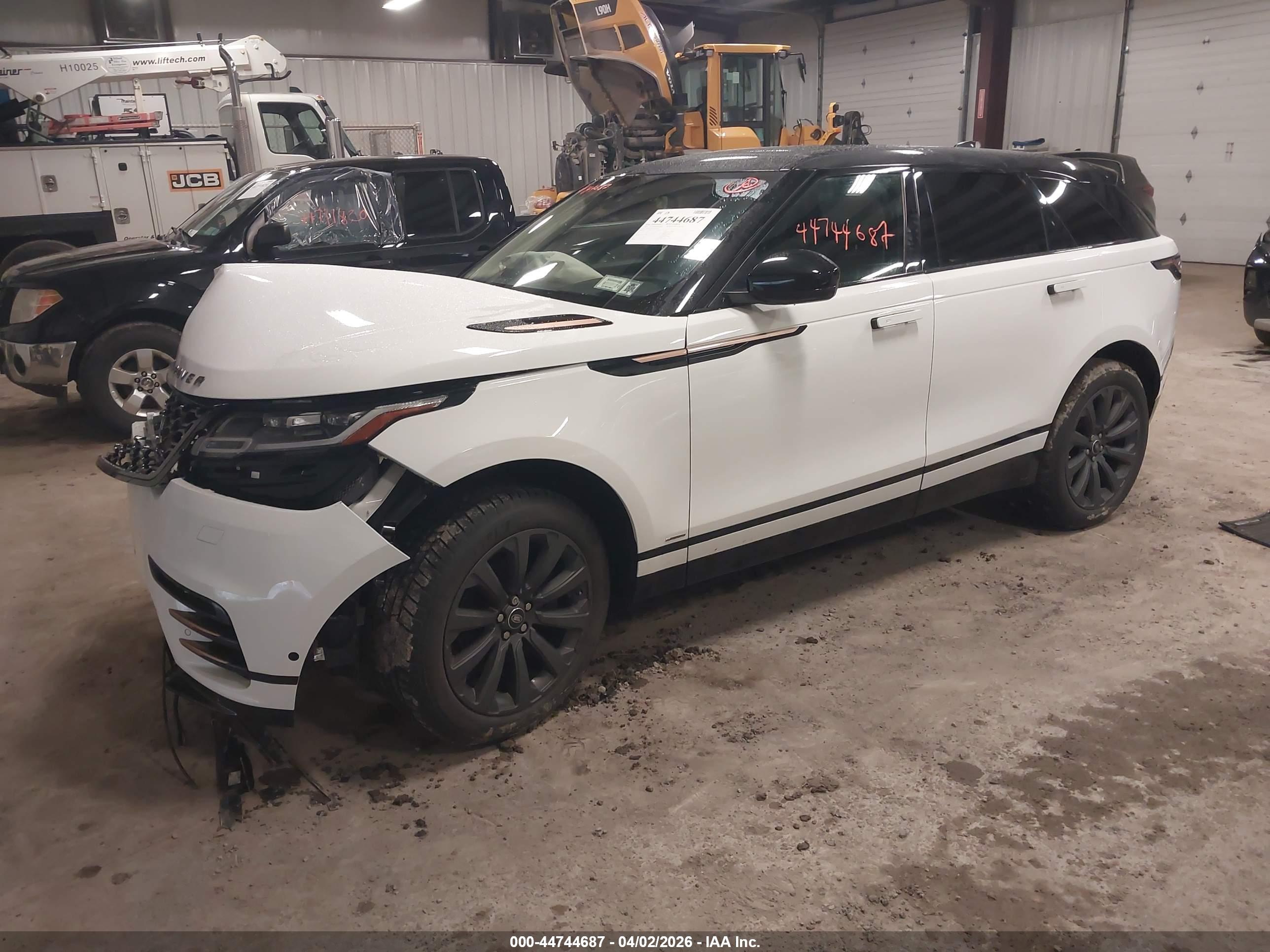 LAND ROVER image 2
