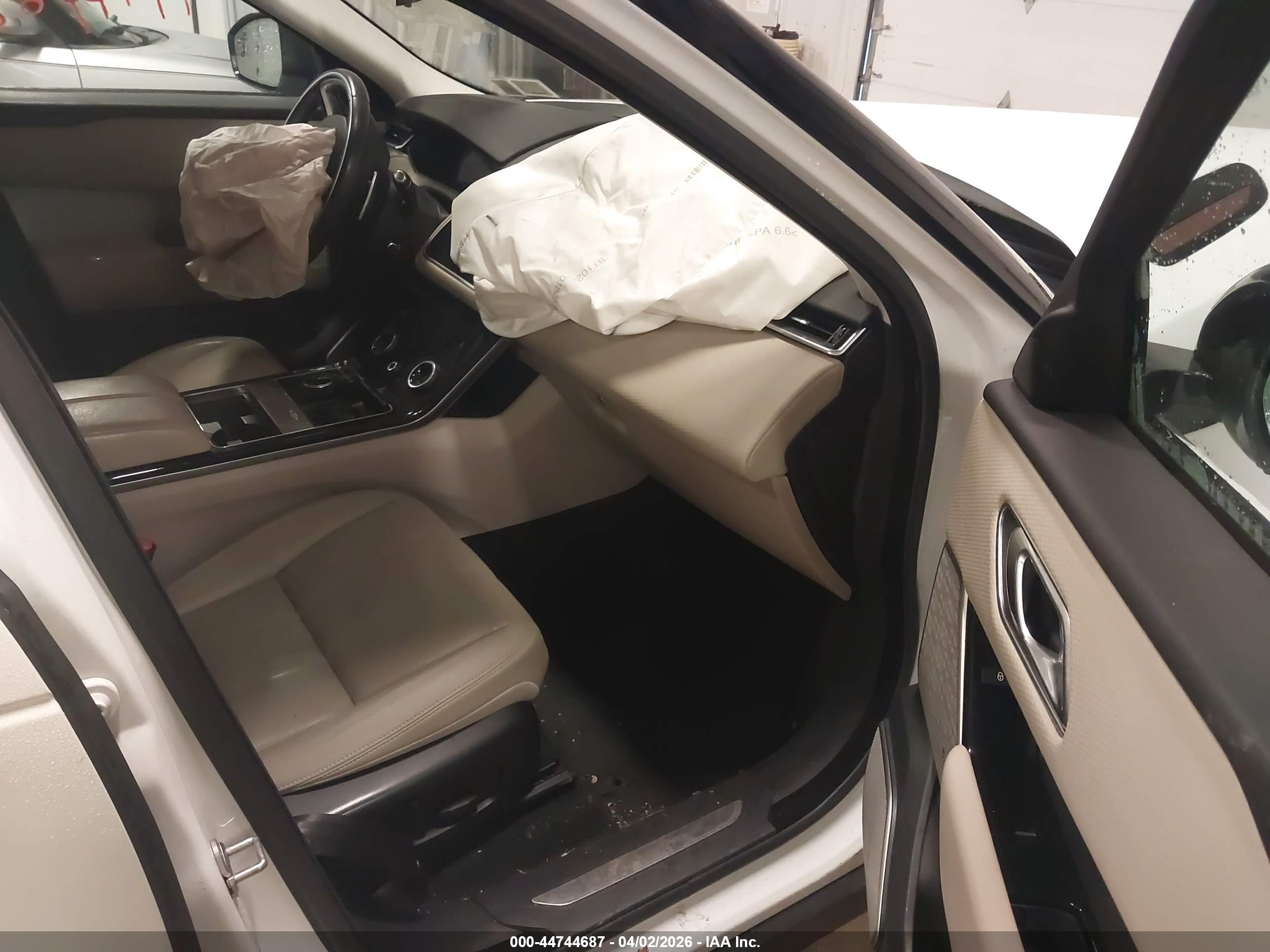 LAND ROVER image 5