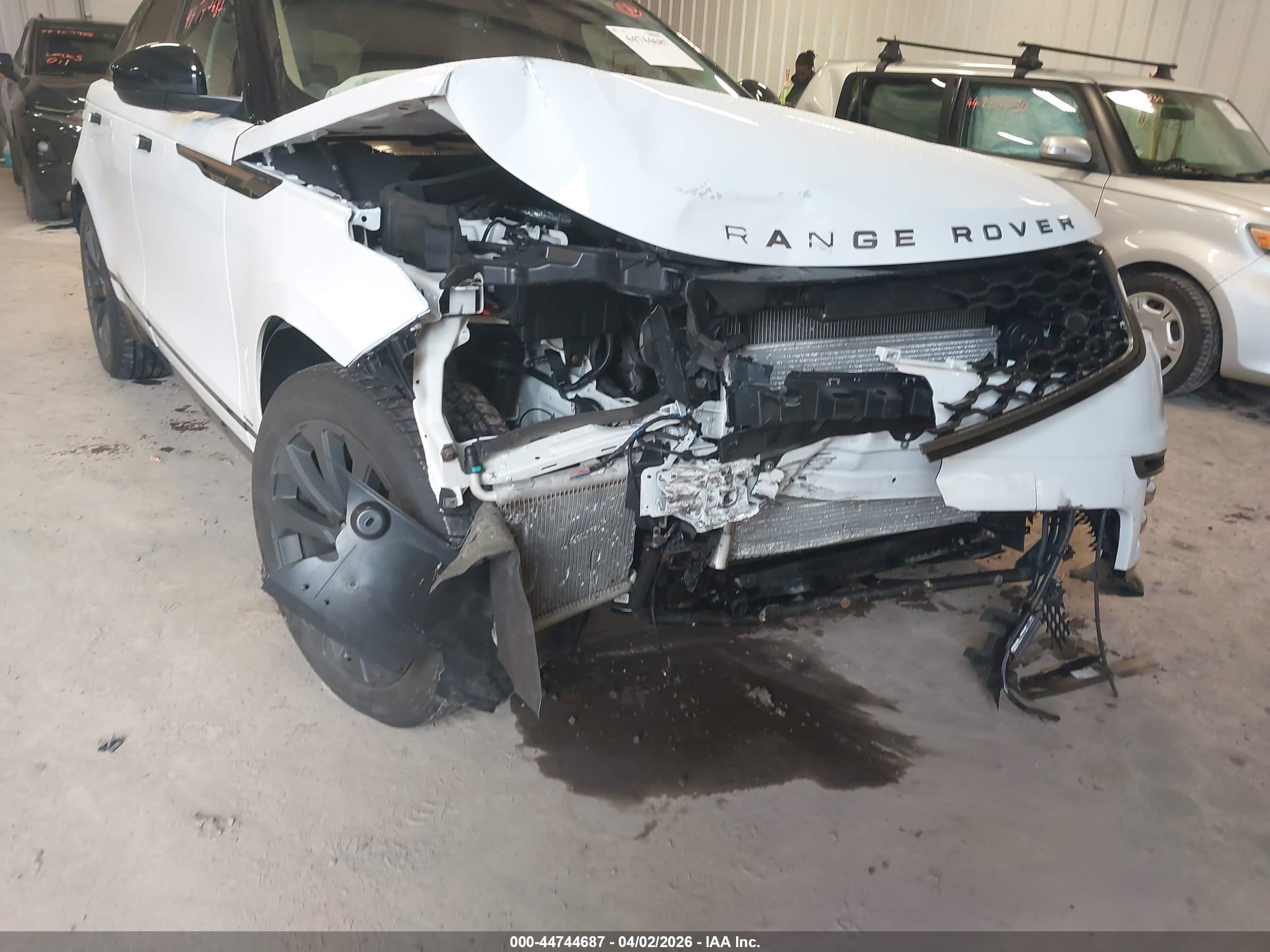 LAND ROVER image 6