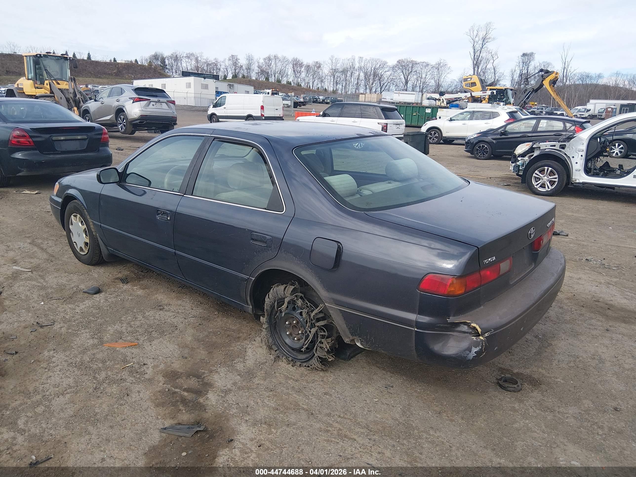 TOYOTA CAMRY image 3