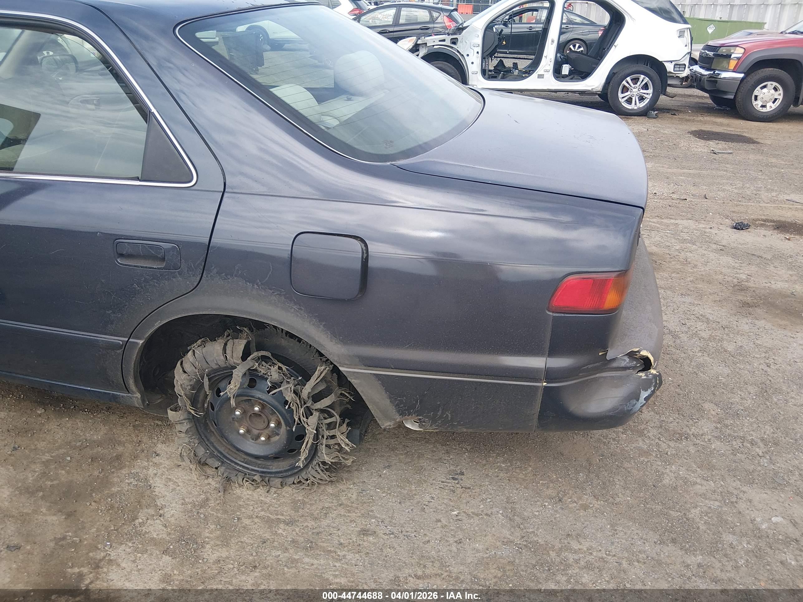 TOYOTA CAMRY image 6