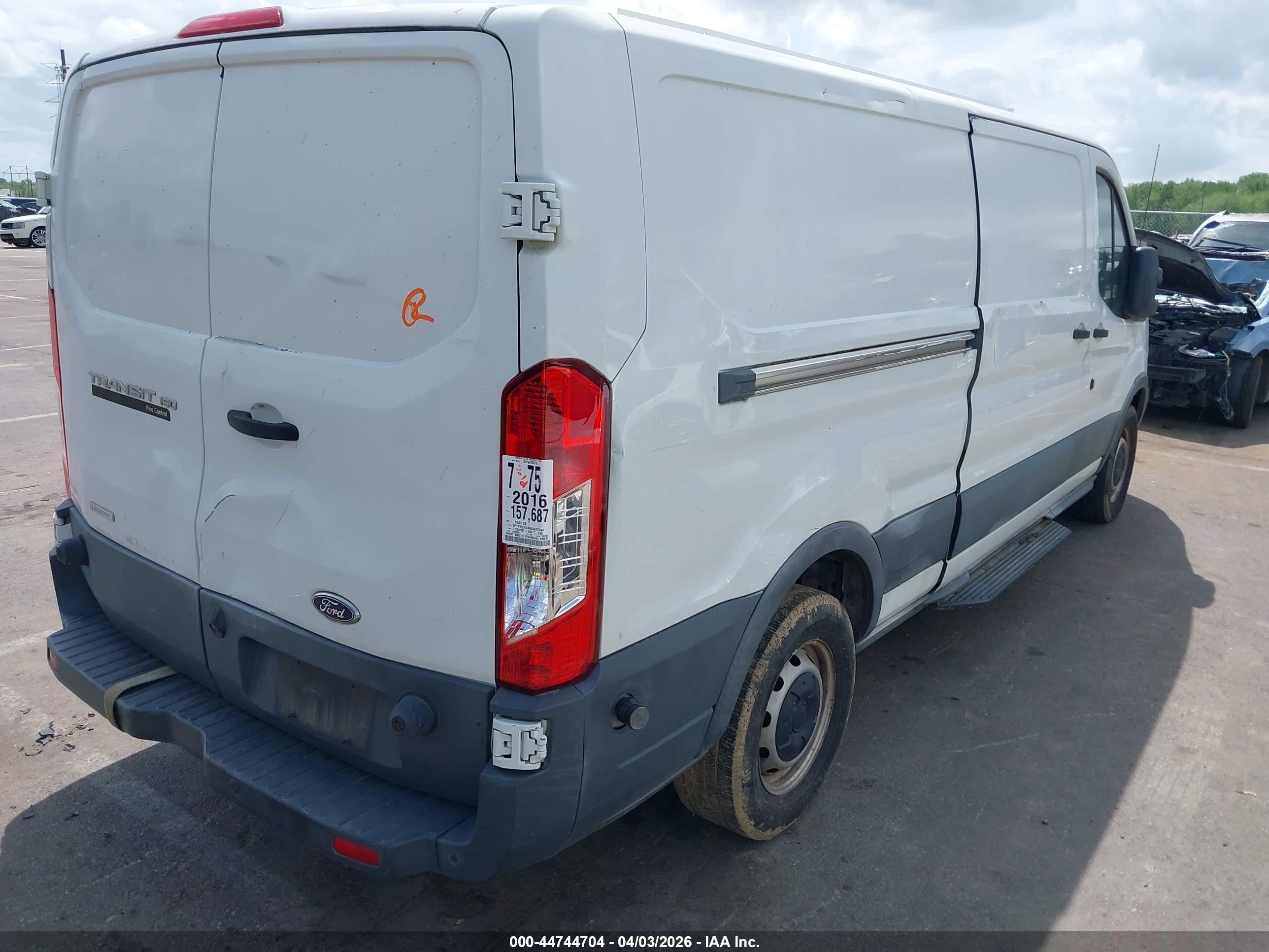FORD TRANSIT-150 image 4