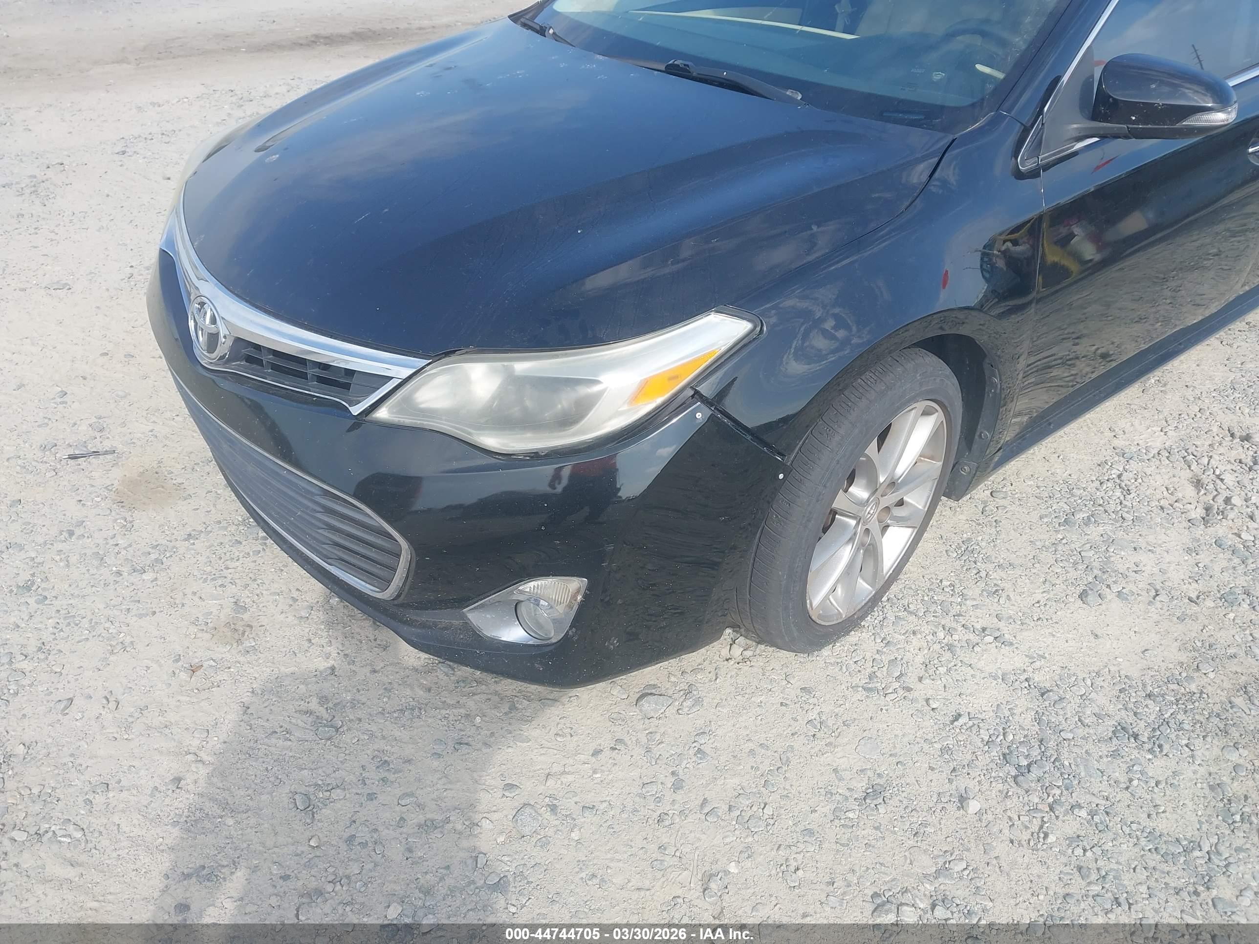 TOYOTA AVALON image 6