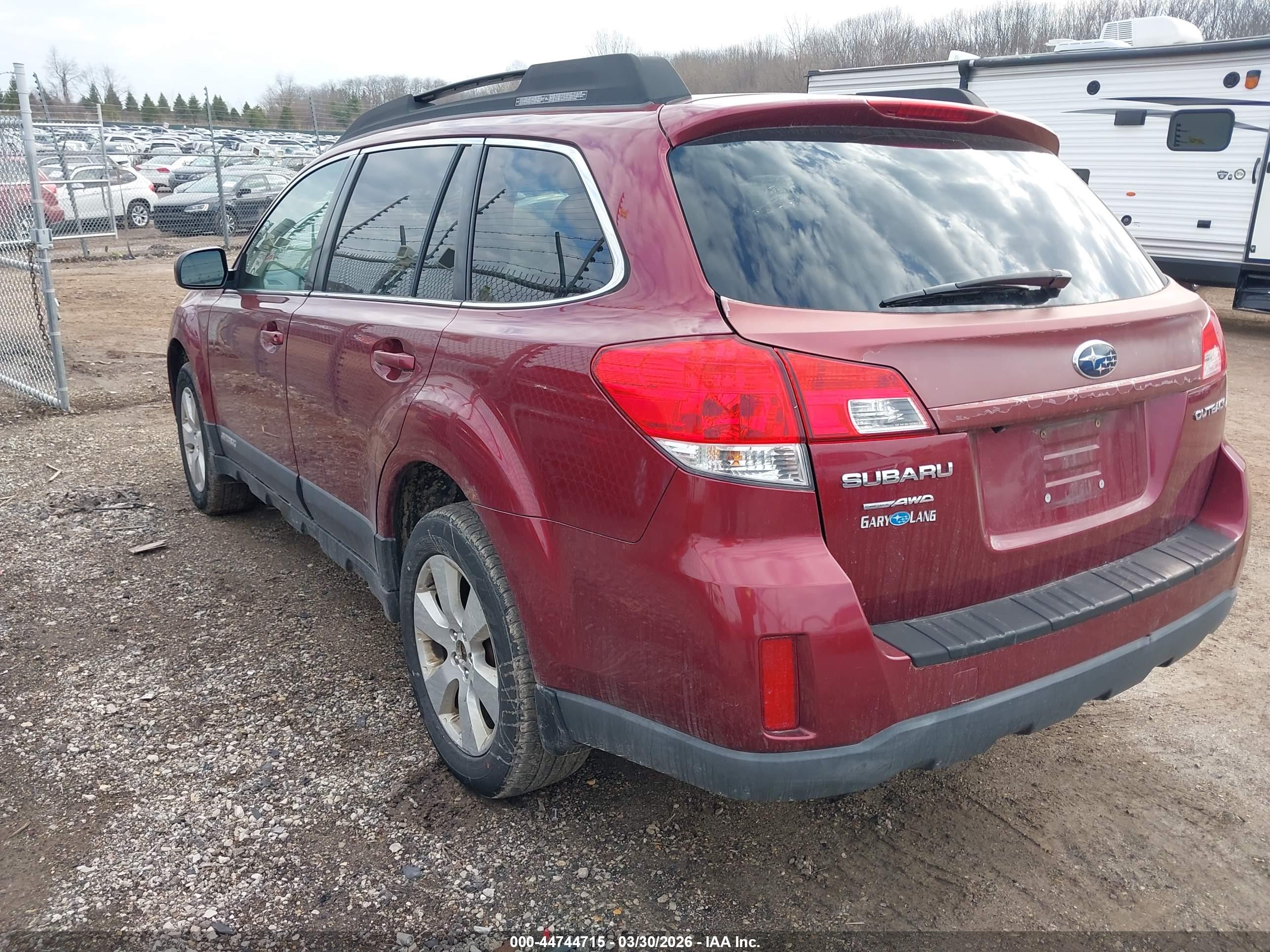 SUBARU OUTBACK image 3