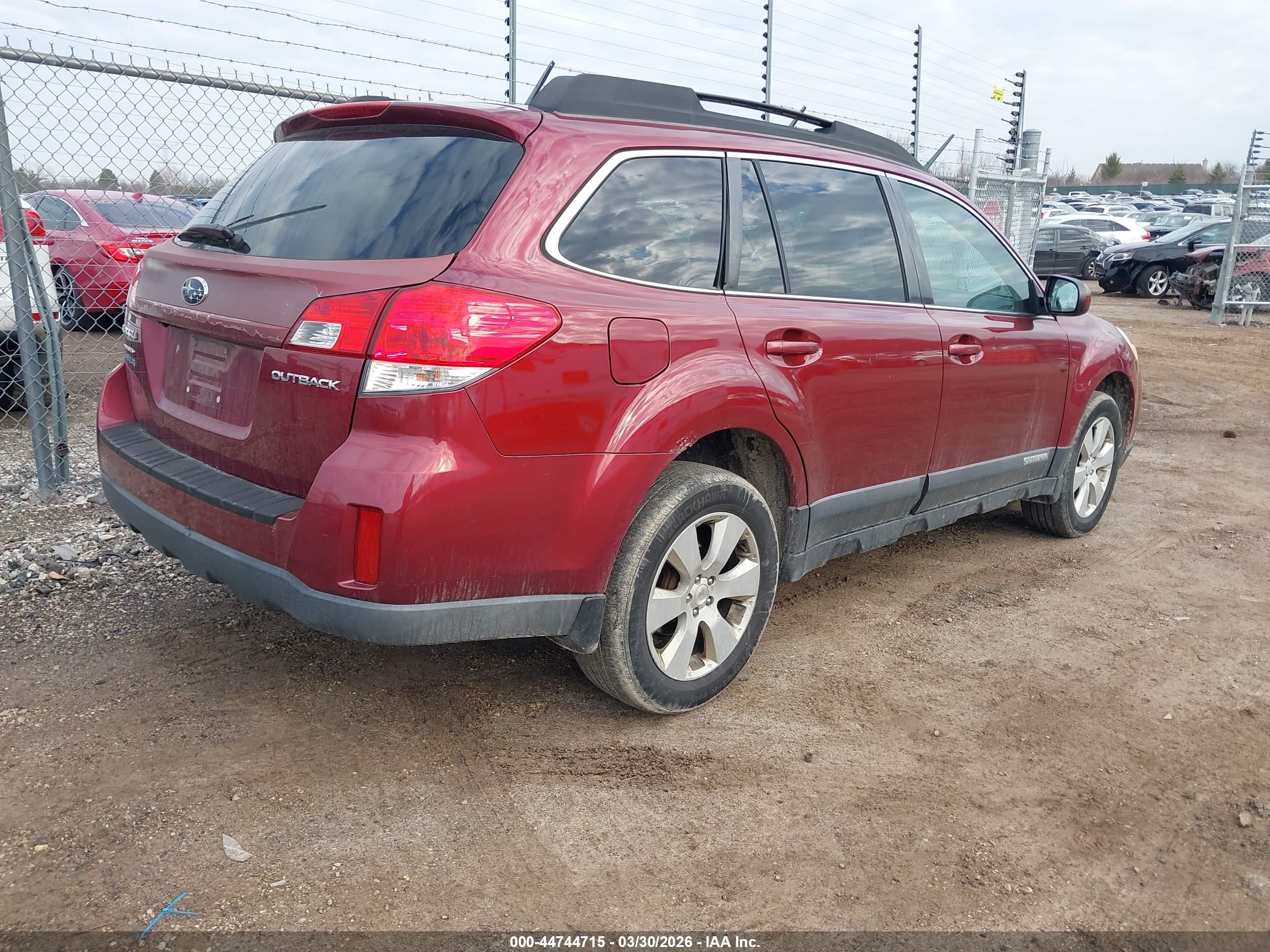 SUBARU OUTBACK image 4