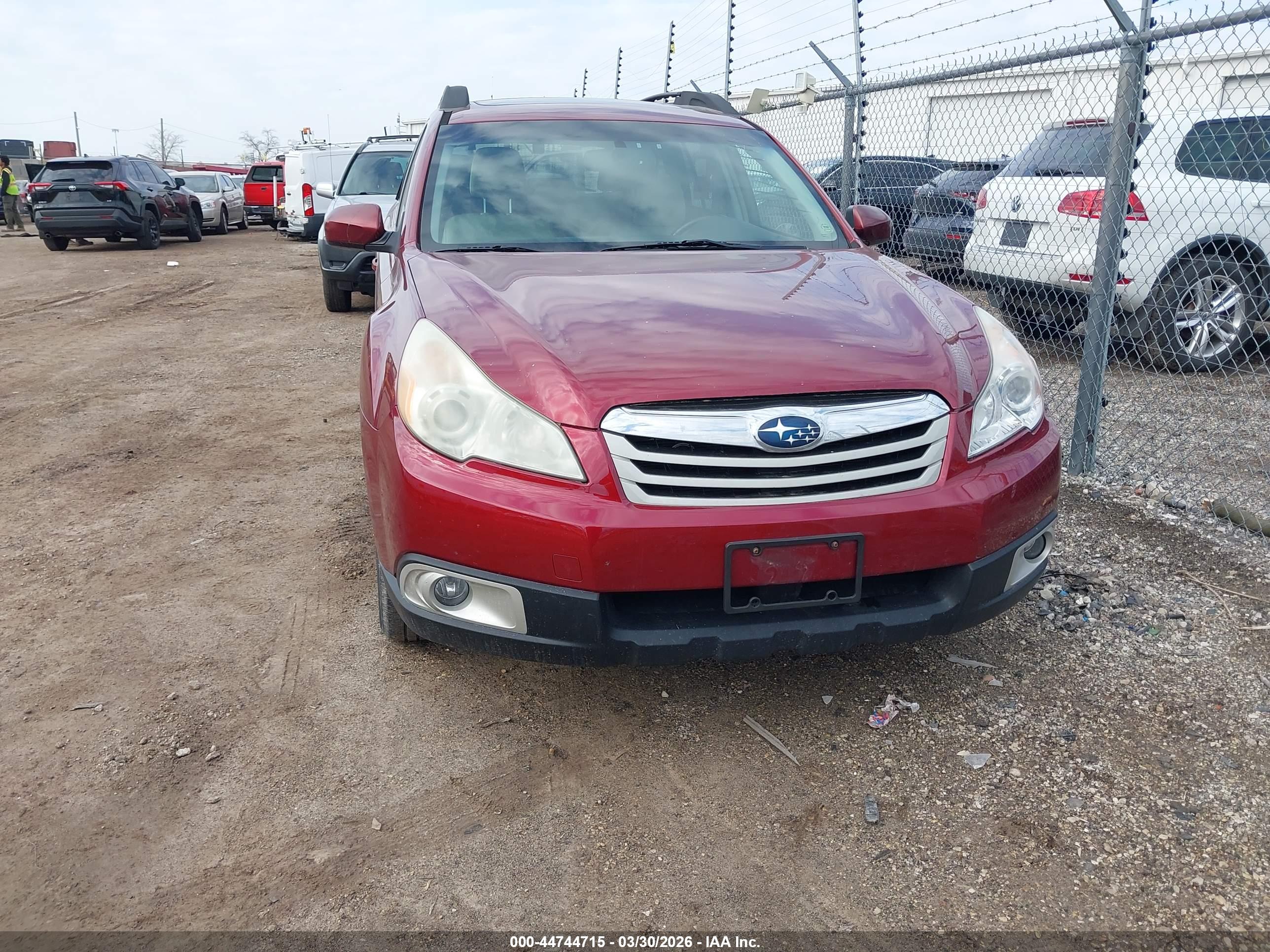 SUBARU OUTBACK image 6