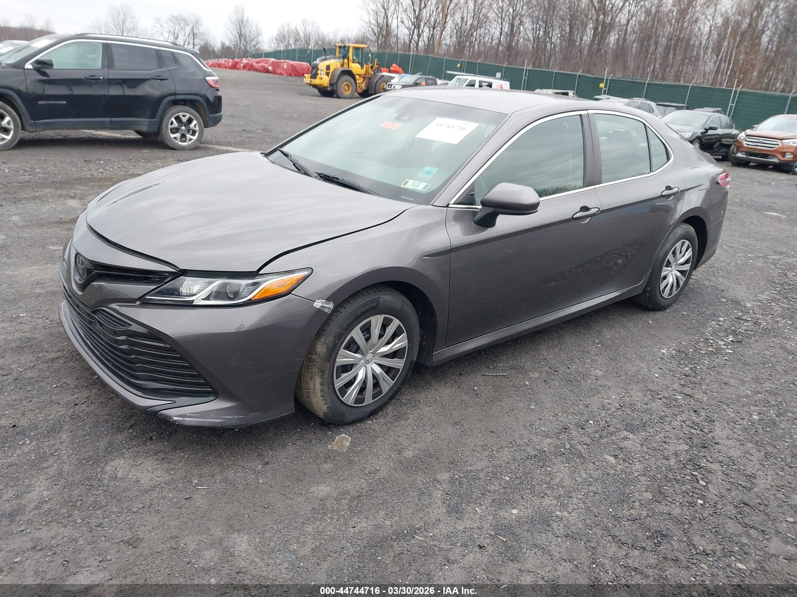 TOYOTA CAMRY image 2