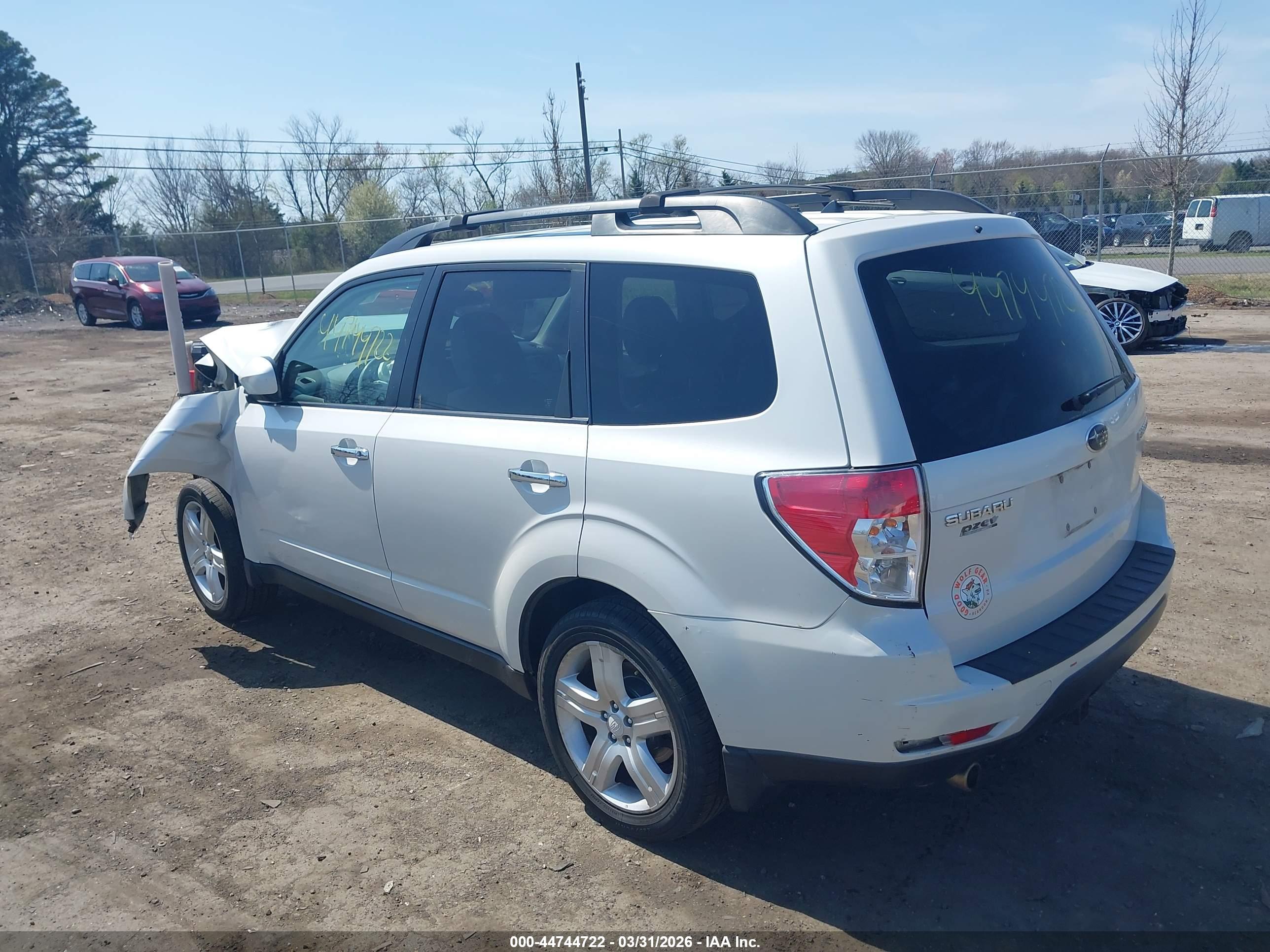 SUBARU FORESTER image 3