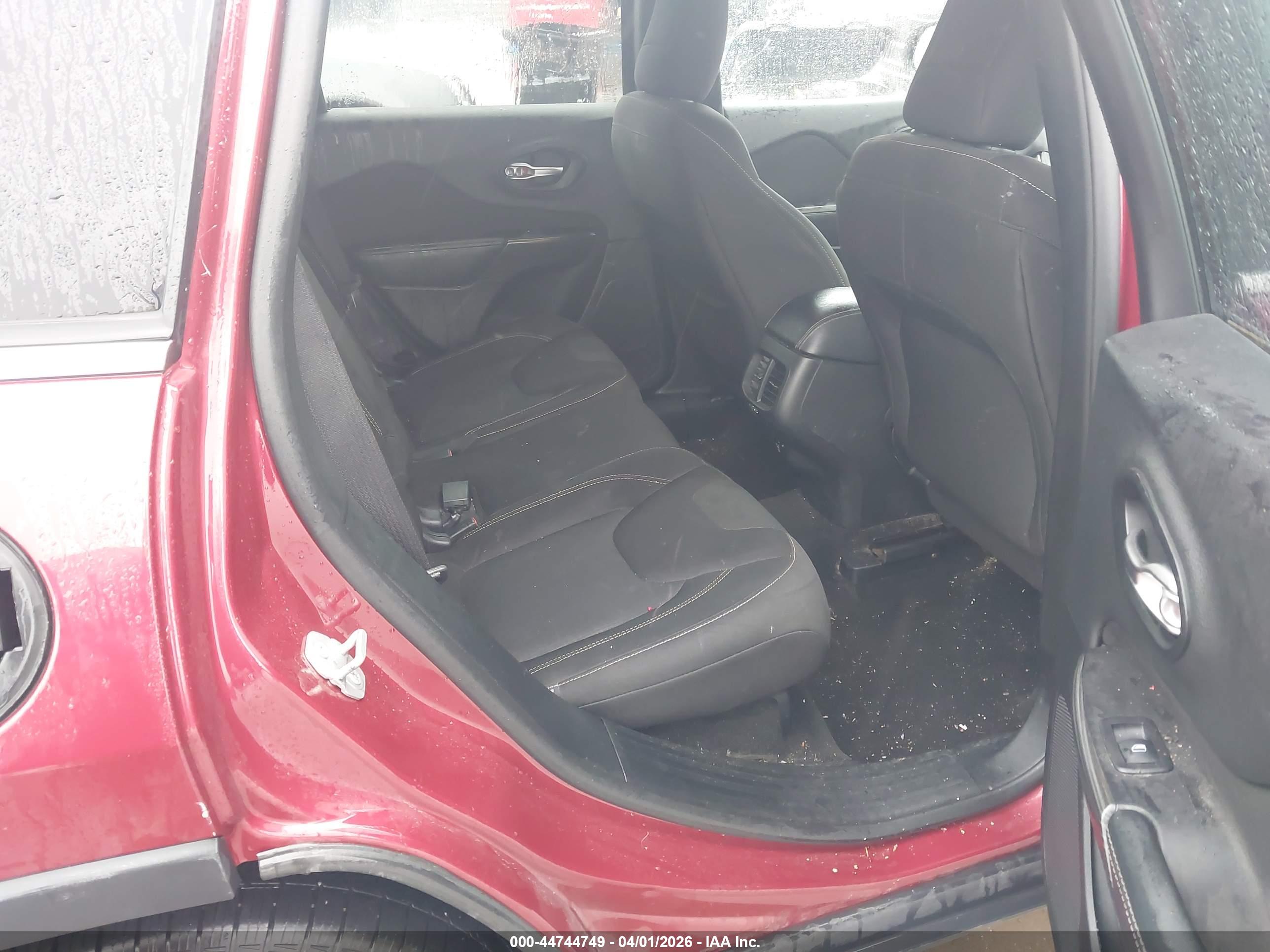 JEEP CHEROKEE image 8