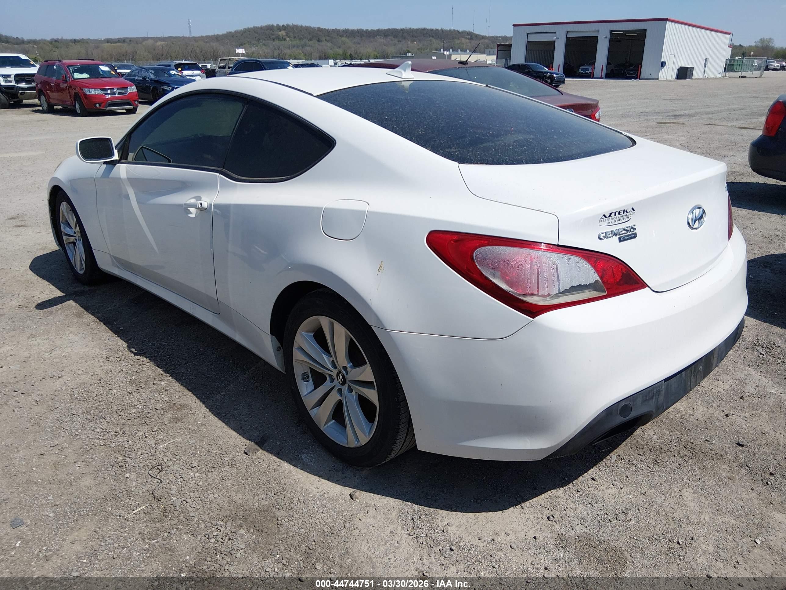 HYUNDAI GENESIS image 3