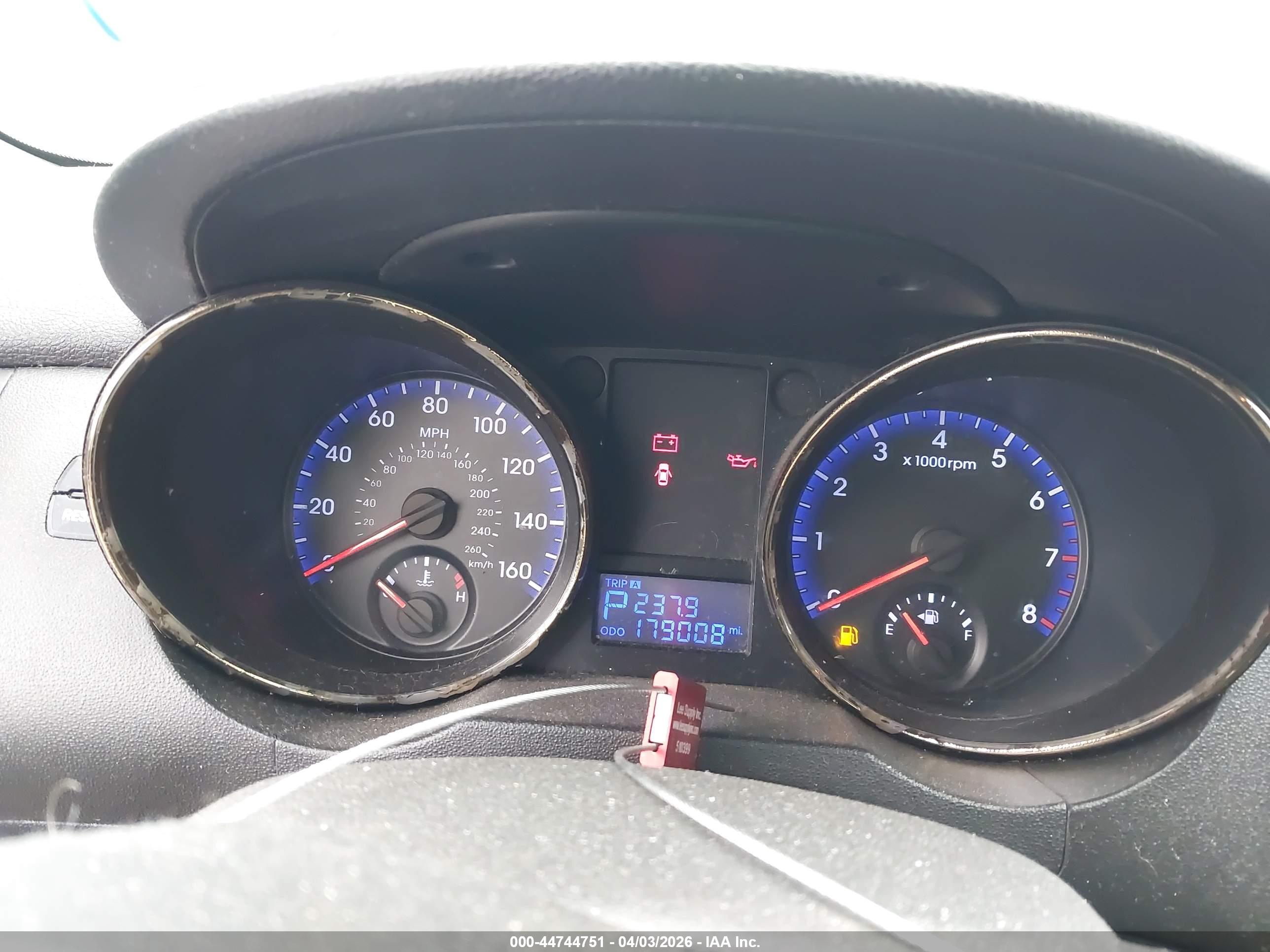 HYUNDAI GENESIS image 7