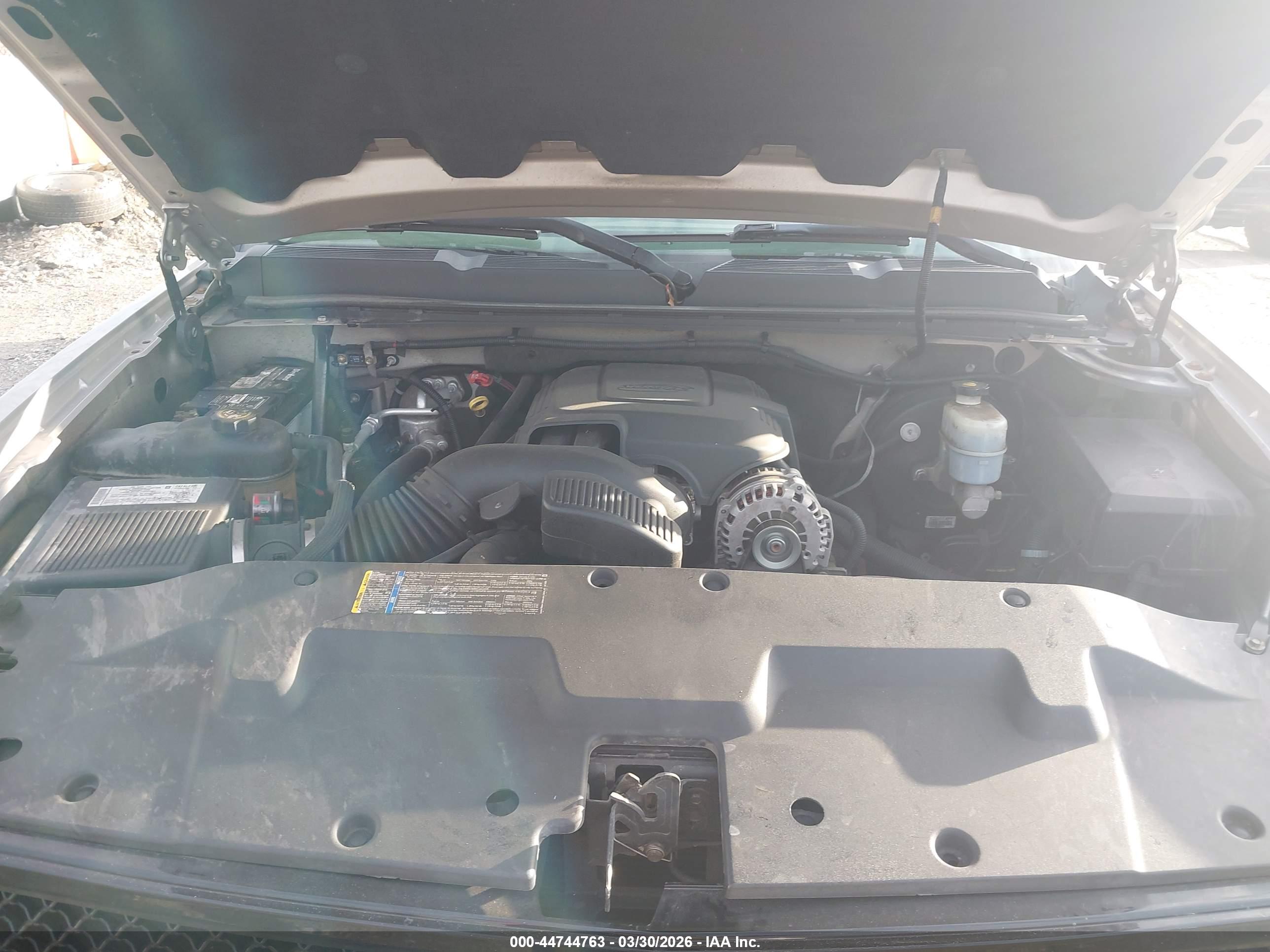 CHEVROLET SILVERADO image 10