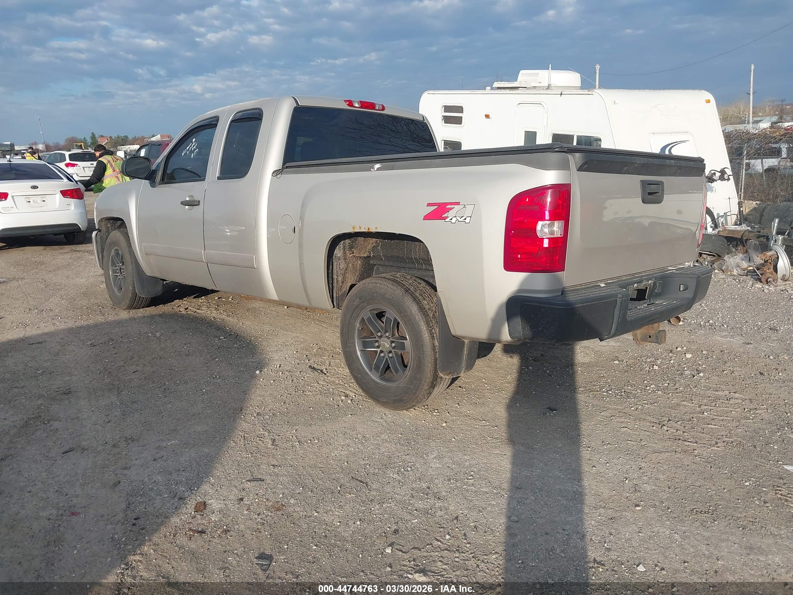 CHEVROLET SILVERADO image 3