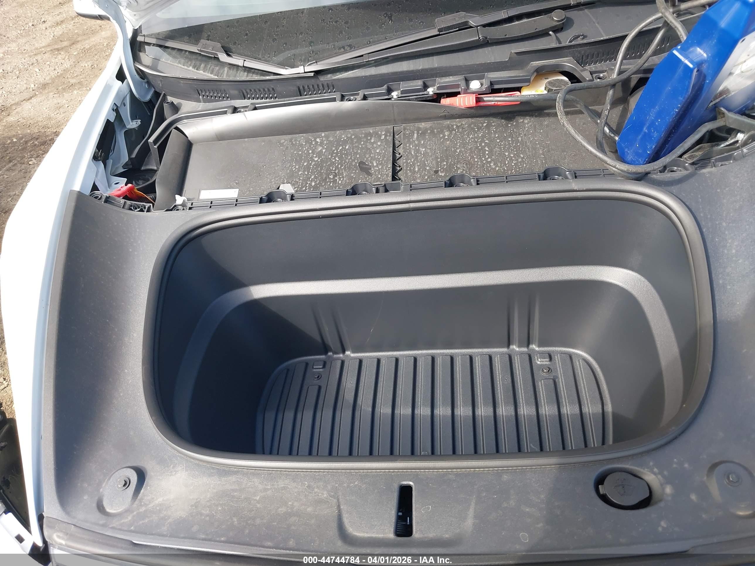 TESLA MODEL image 10