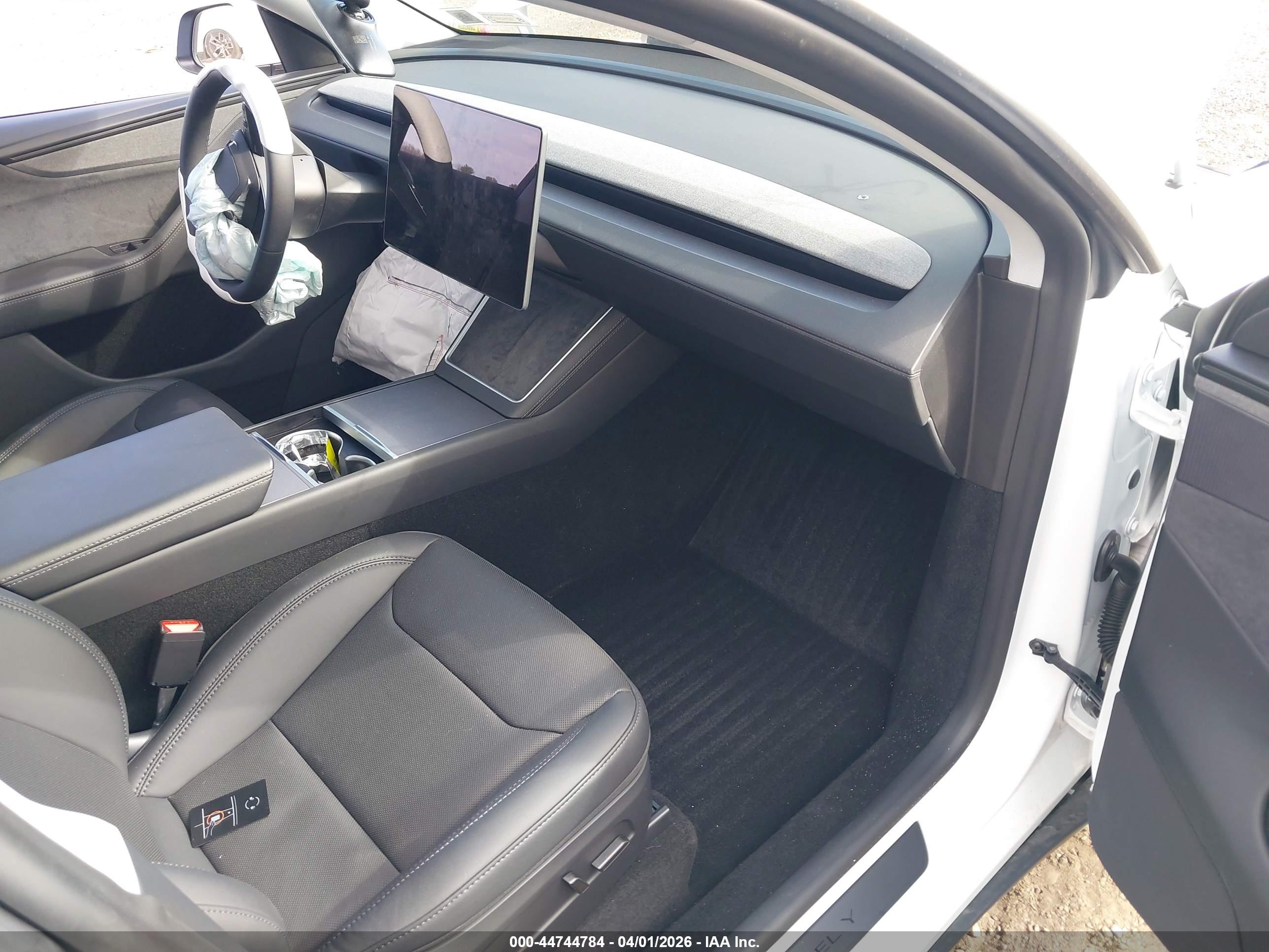 TESLA MODEL image 5