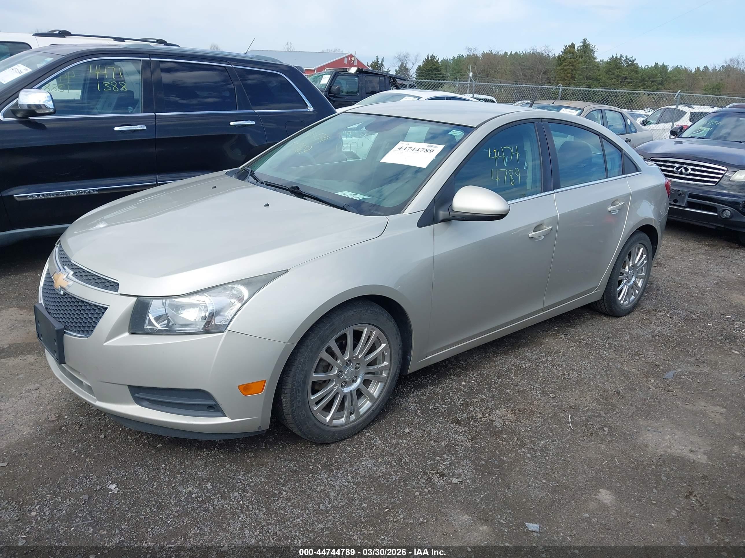 CHEVROLET CRUZE image 2