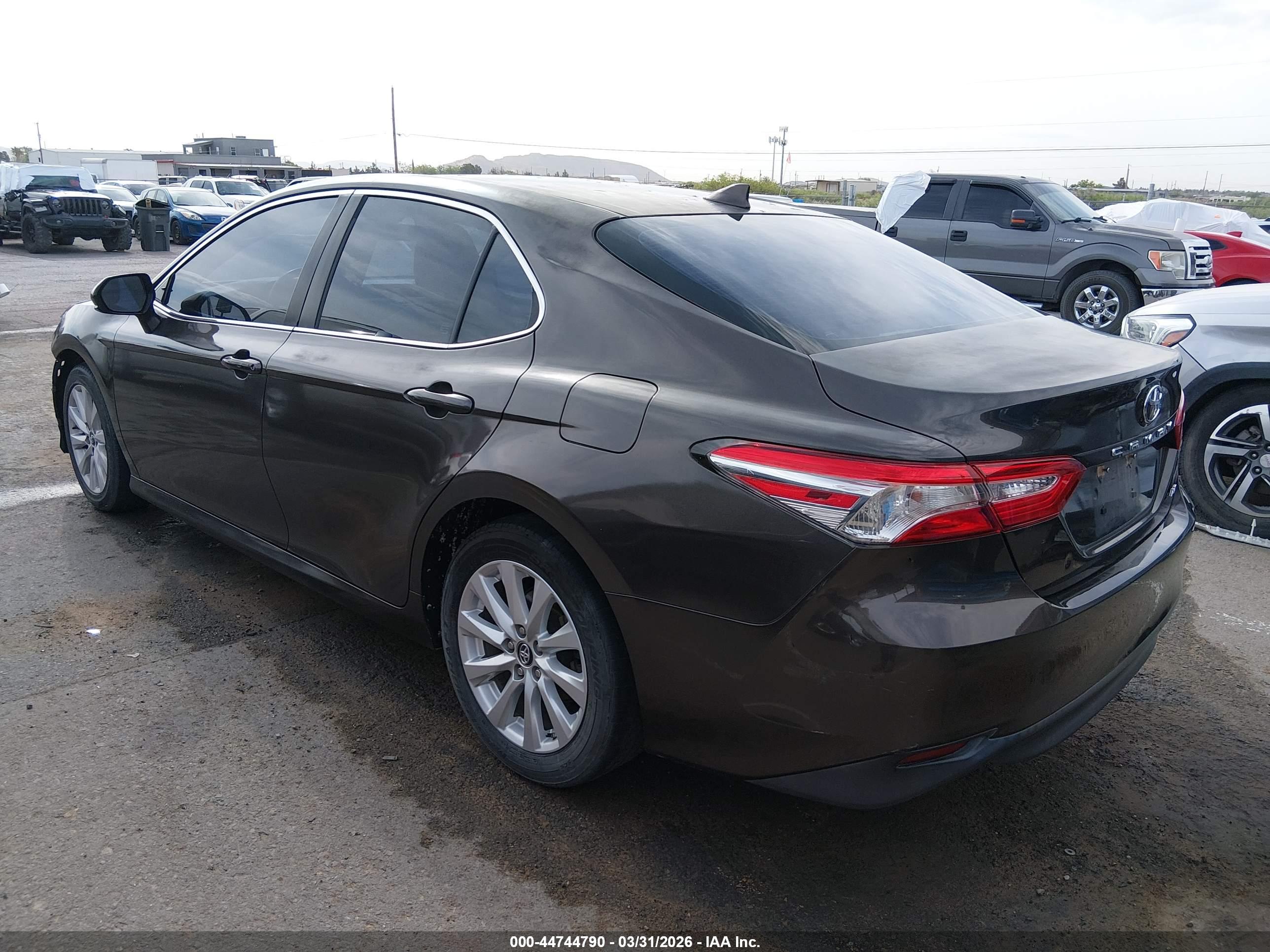 TOYOTA CAMRY image 3