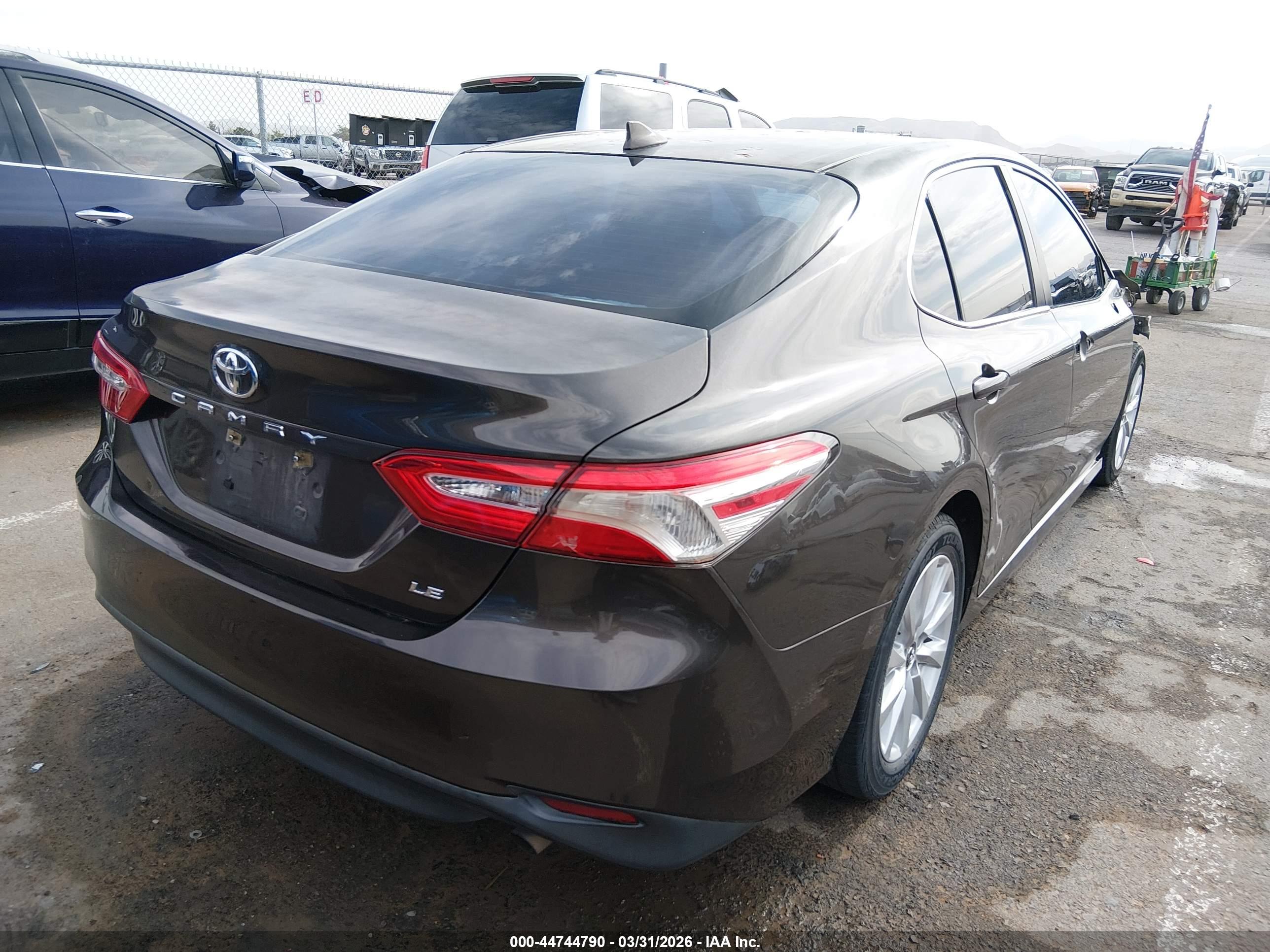 TOYOTA CAMRY image 4