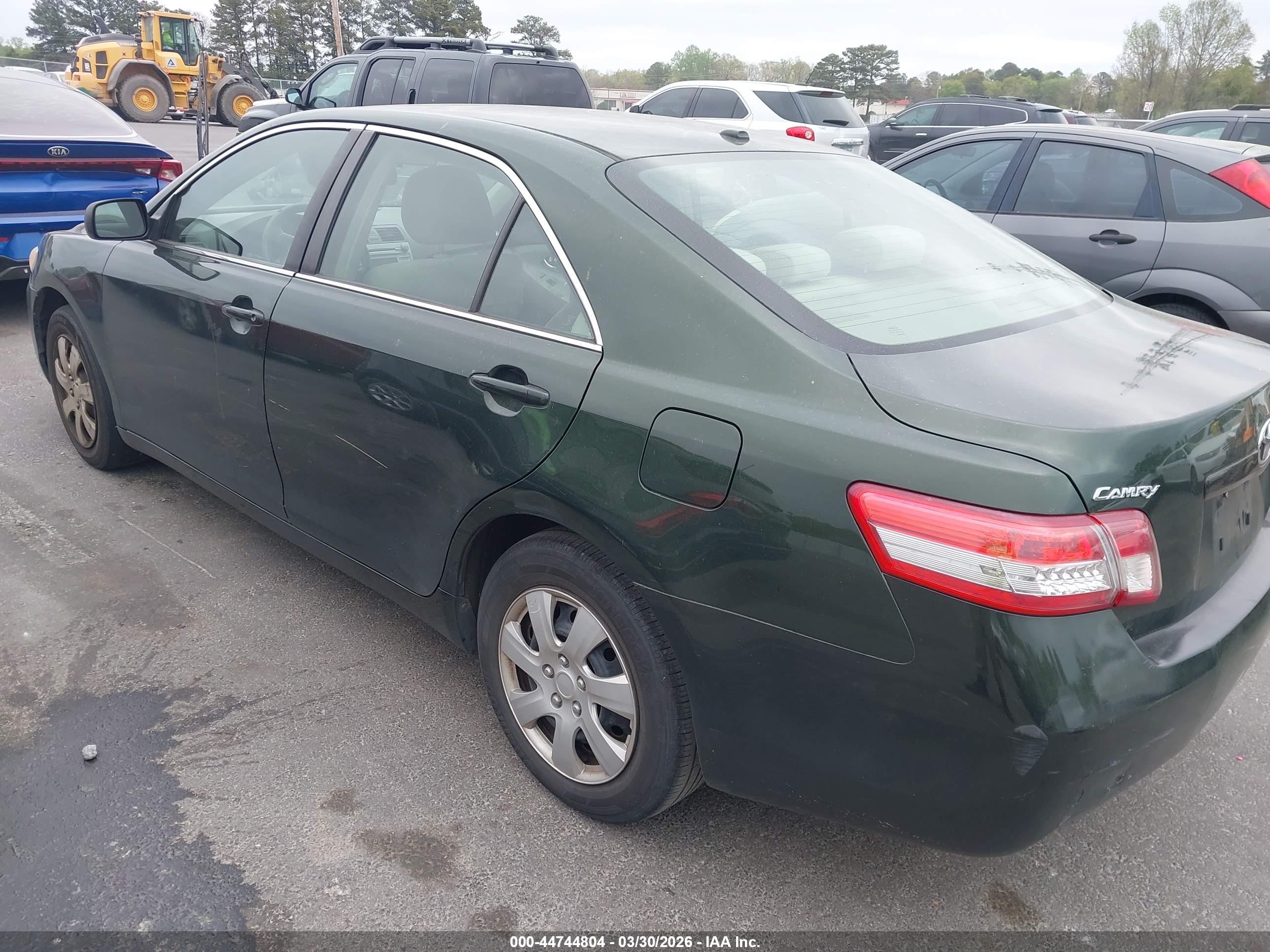 TOYOTA CAMRY image 3