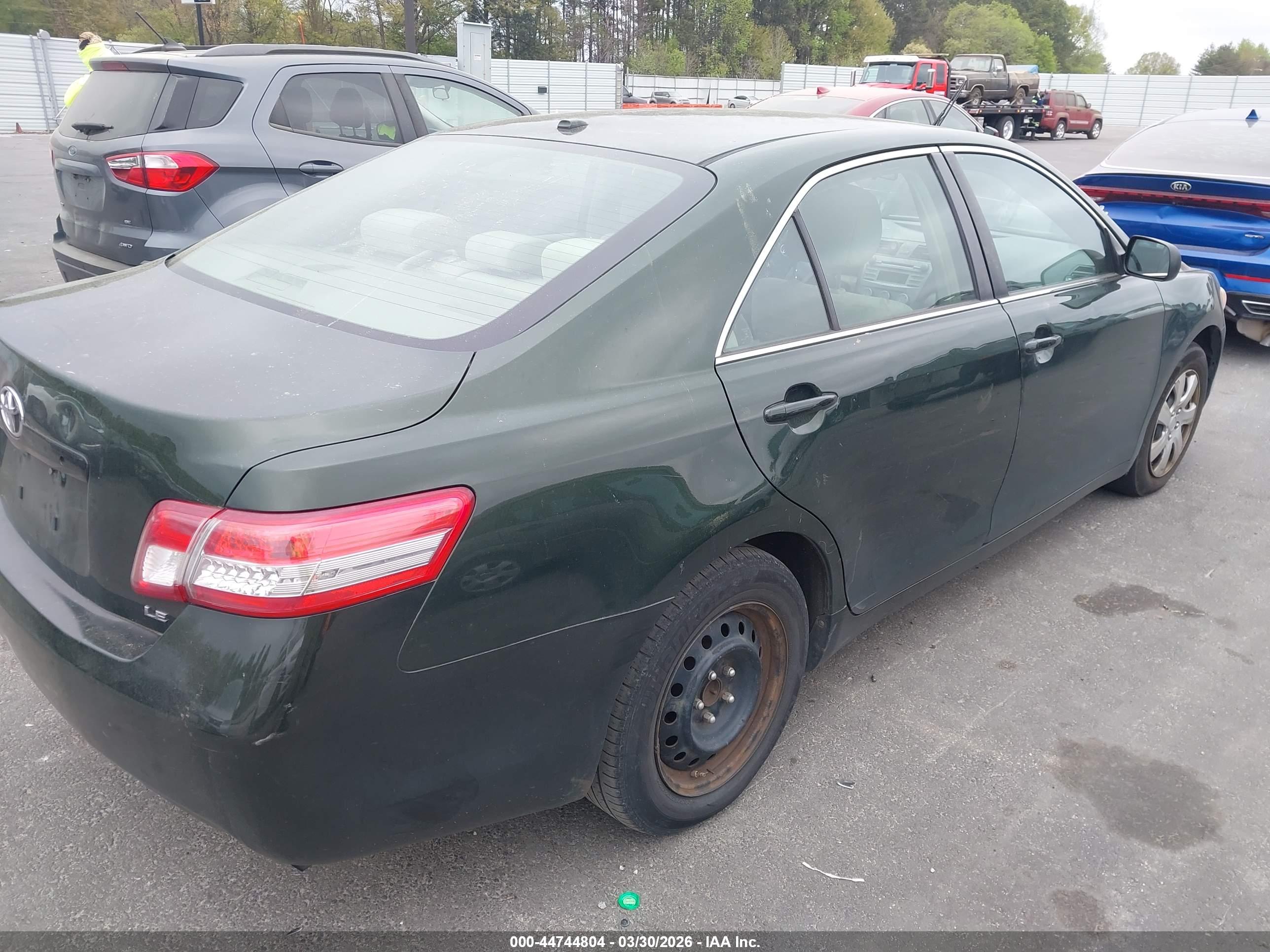 TOYOTA CAMRY image 4